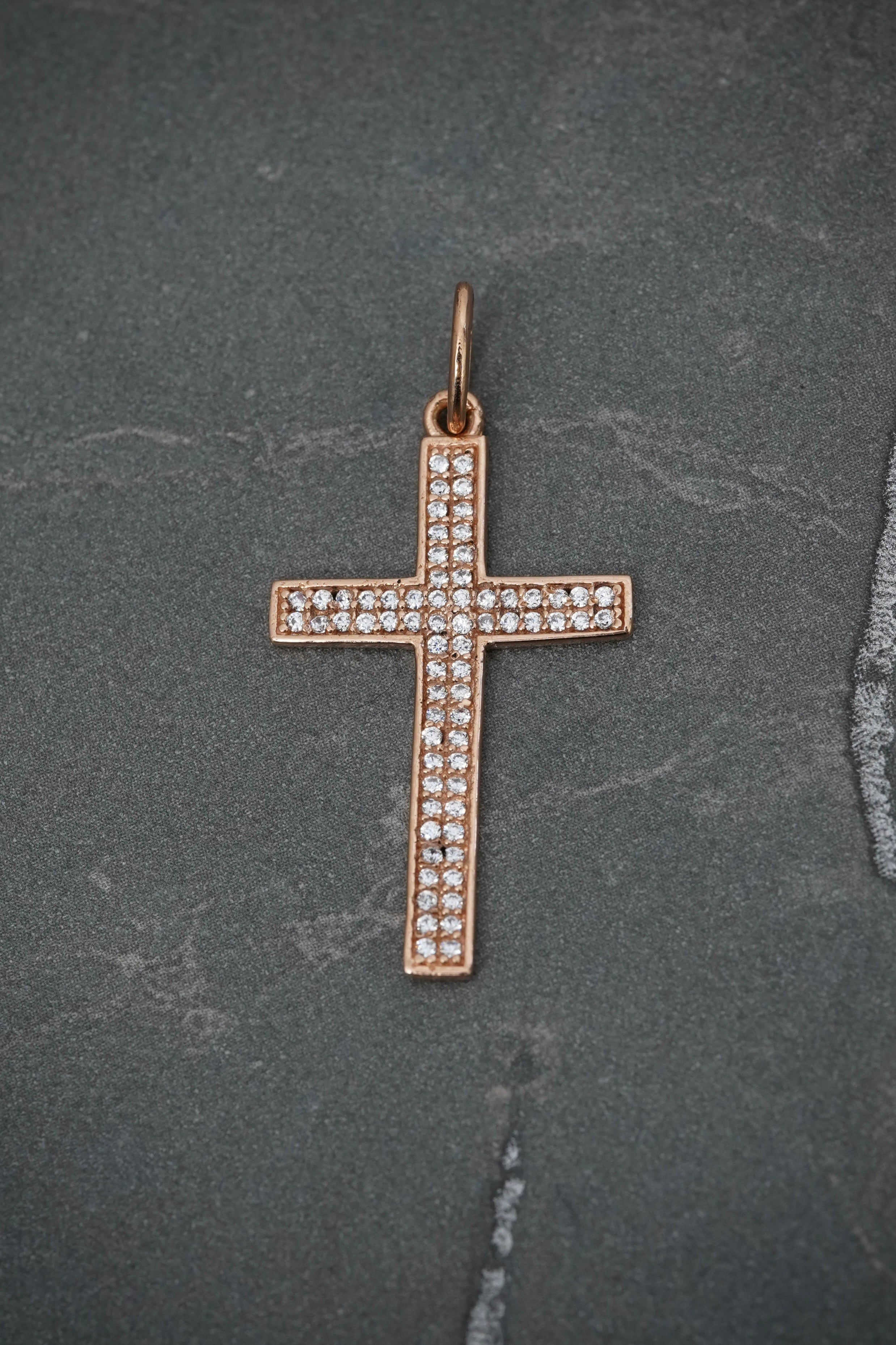 Dije Cruz Con Swarovski Blanco 1.95gr / Largo 3.6cm / Oro Rosado Nac M