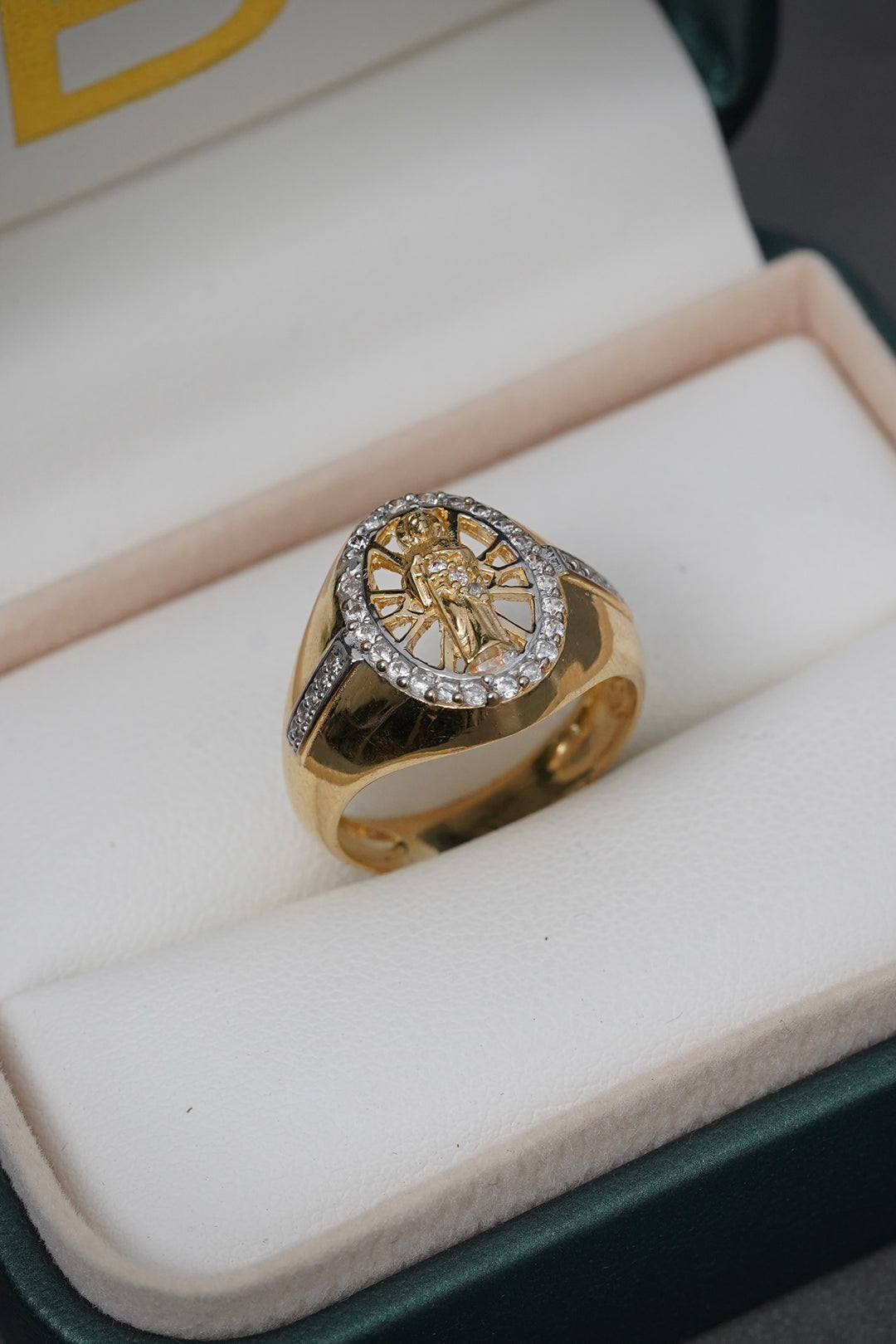 Anillo san benito con swarovskii blanco 5.55gr / Talla 7 — Oro Amarillo