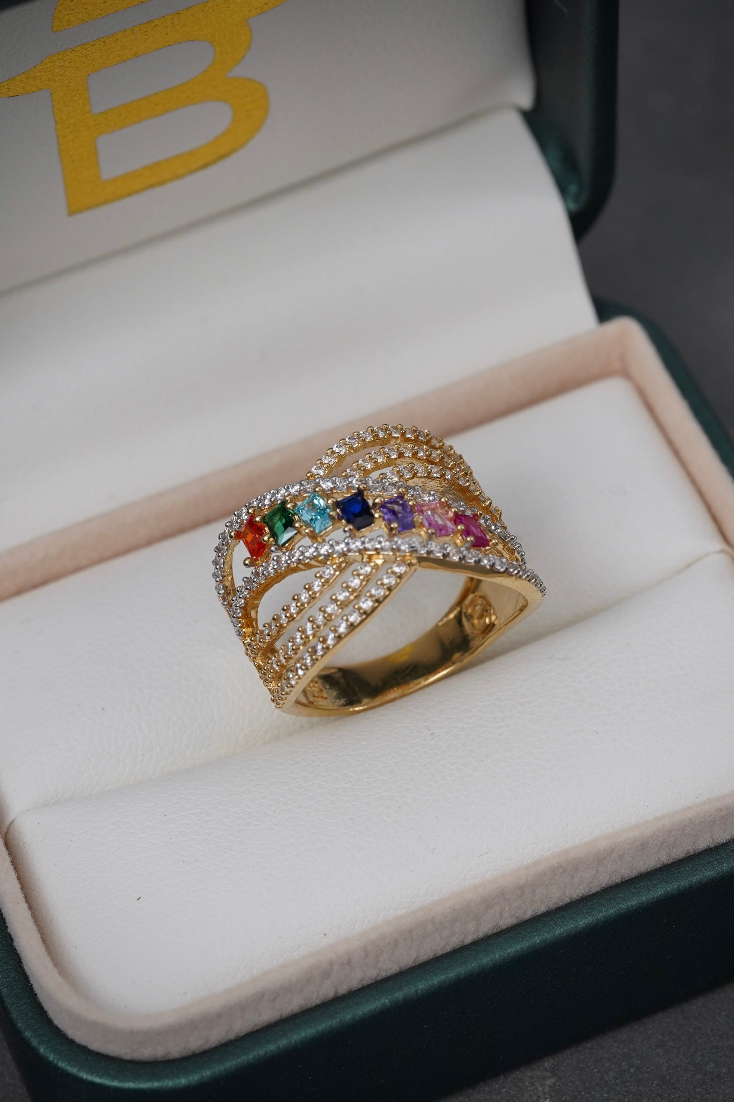 Anillo Rustico Con Swarovski Multicolor 6.1gr / TALLA 7 3/4 / Oro Amarillo Nac P