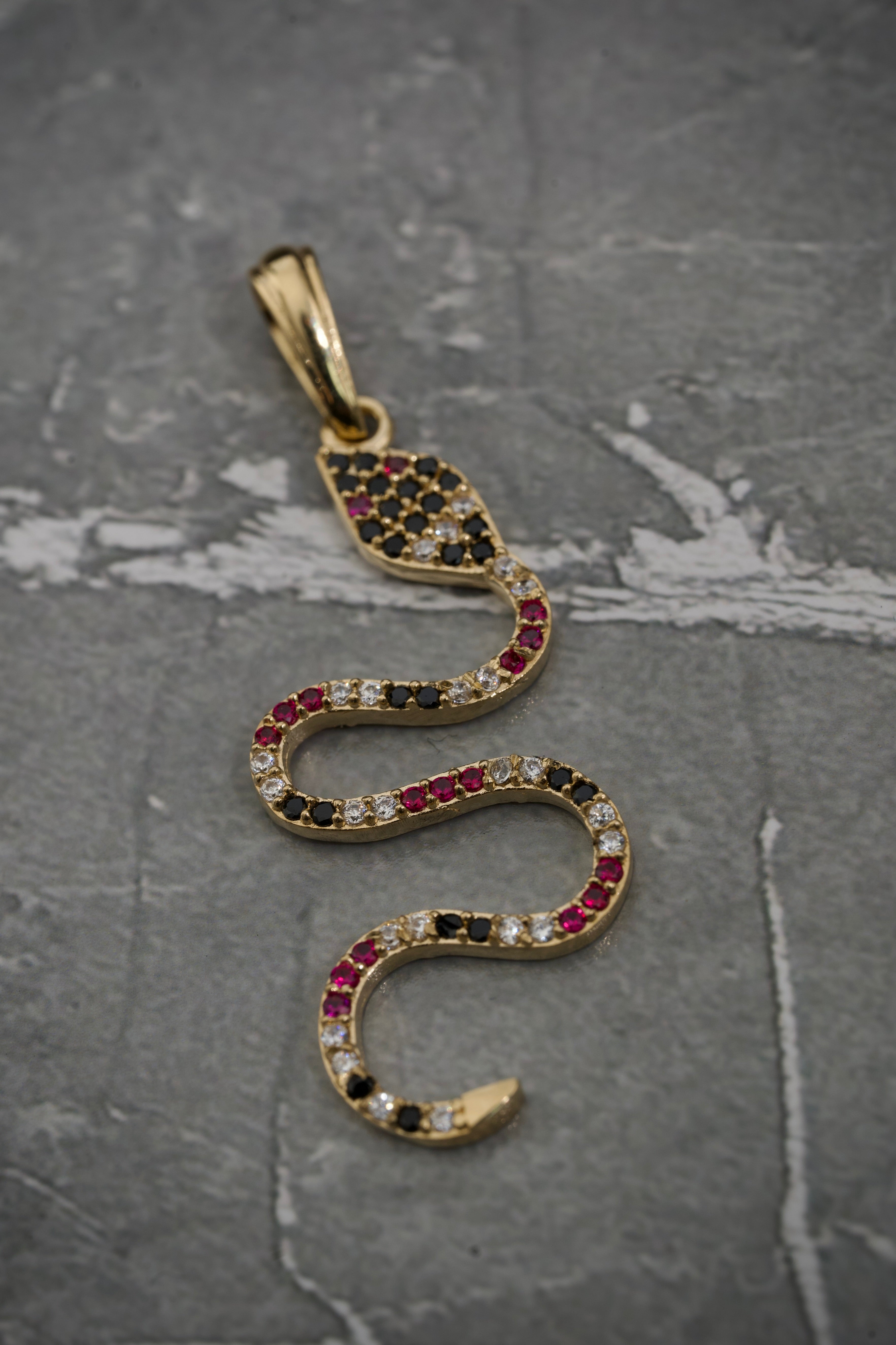 Dije de serpiente 2.1gr / 4cm / Oro Amarillo Nac M