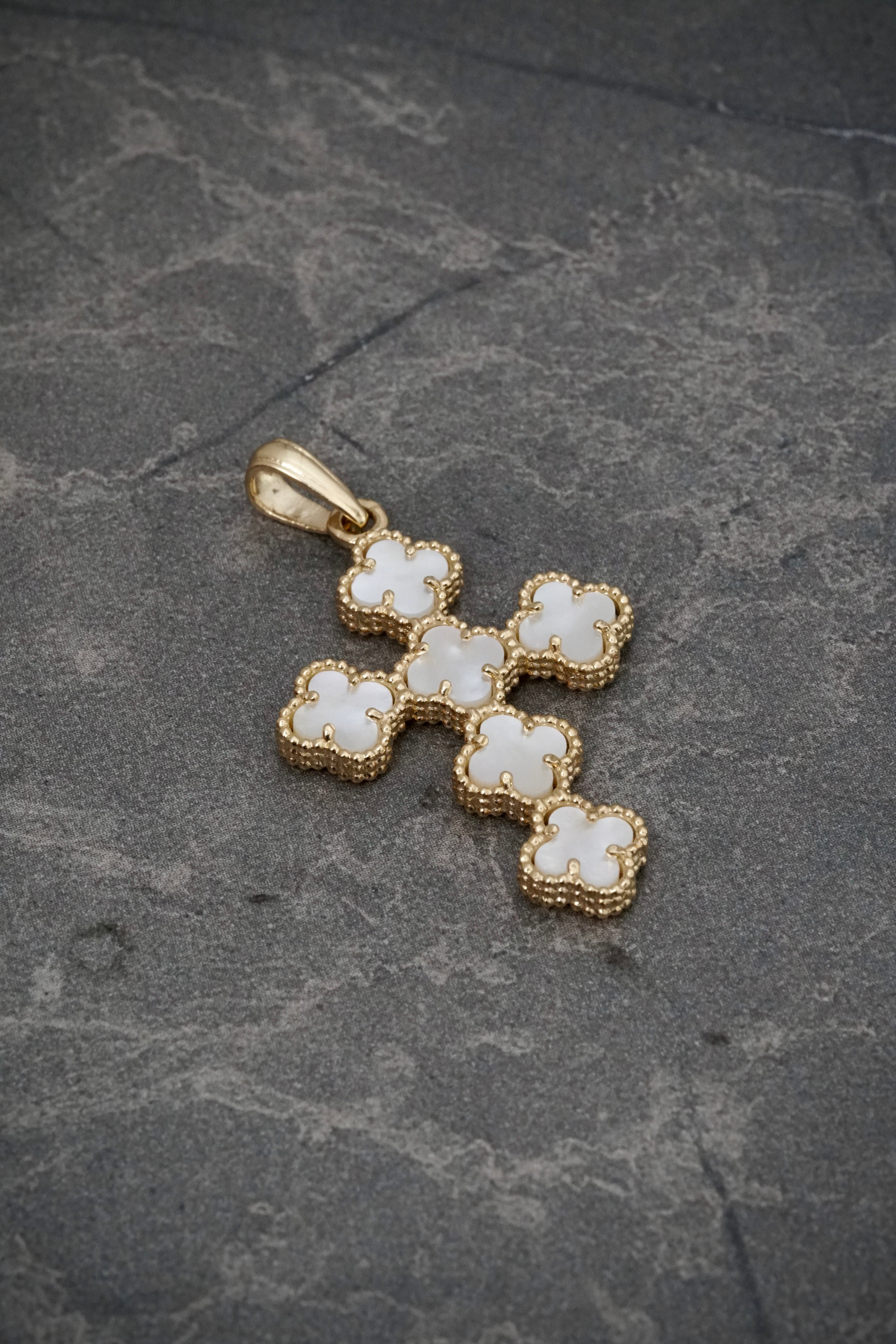 Dije cruz lucky clover blanca 3.95gr / Largo 4cm / Oro Amarillo Nac P