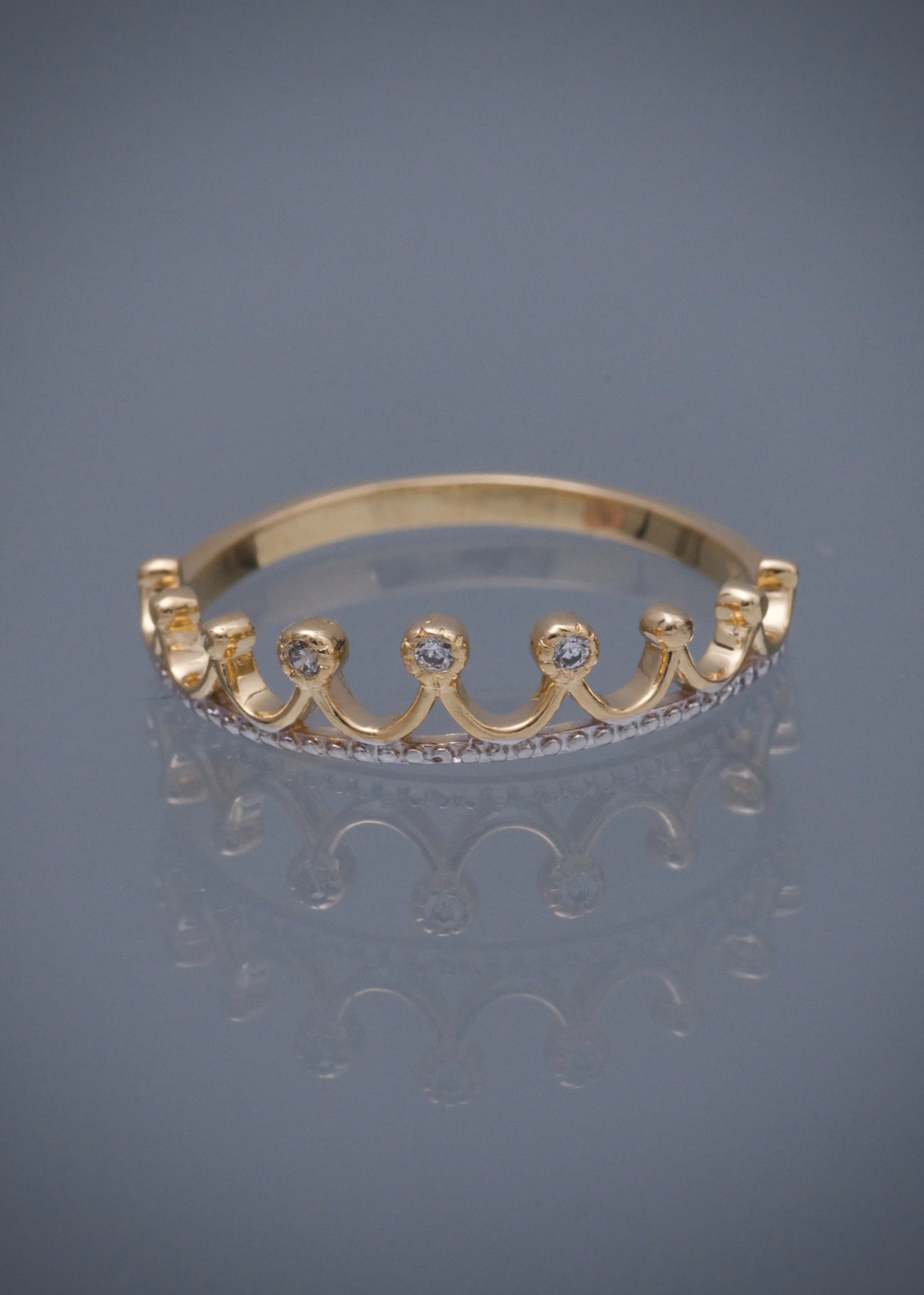 Anillo corona con swarovski blanco 1.5gr / TALLA 5 3/4 / Oro Amarillo Nac B