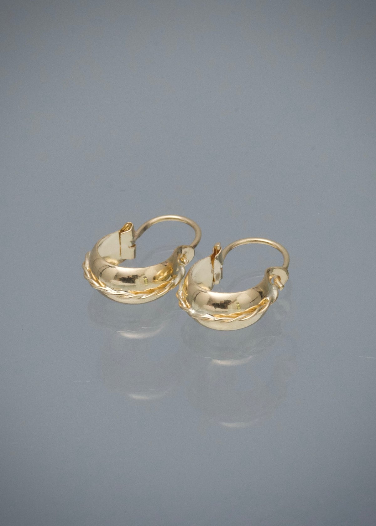 Candongas con Detalle 0.65gr / 1.3cm / 4.1mm — Oro Amarillo