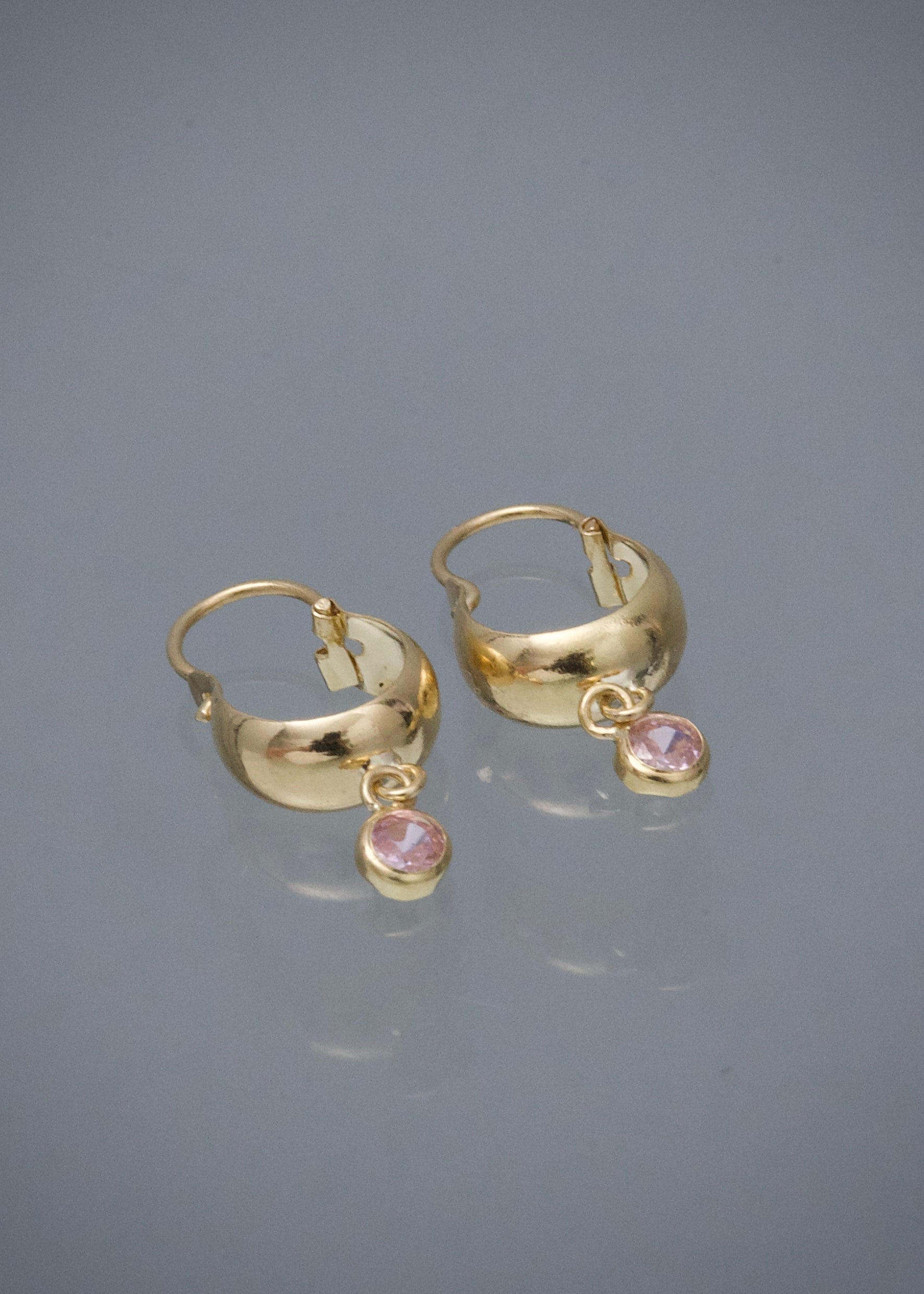 Candongas con Swarovski Rosado 0.7gr / 1.8cm / 4.1mm — Oro Amarillo
