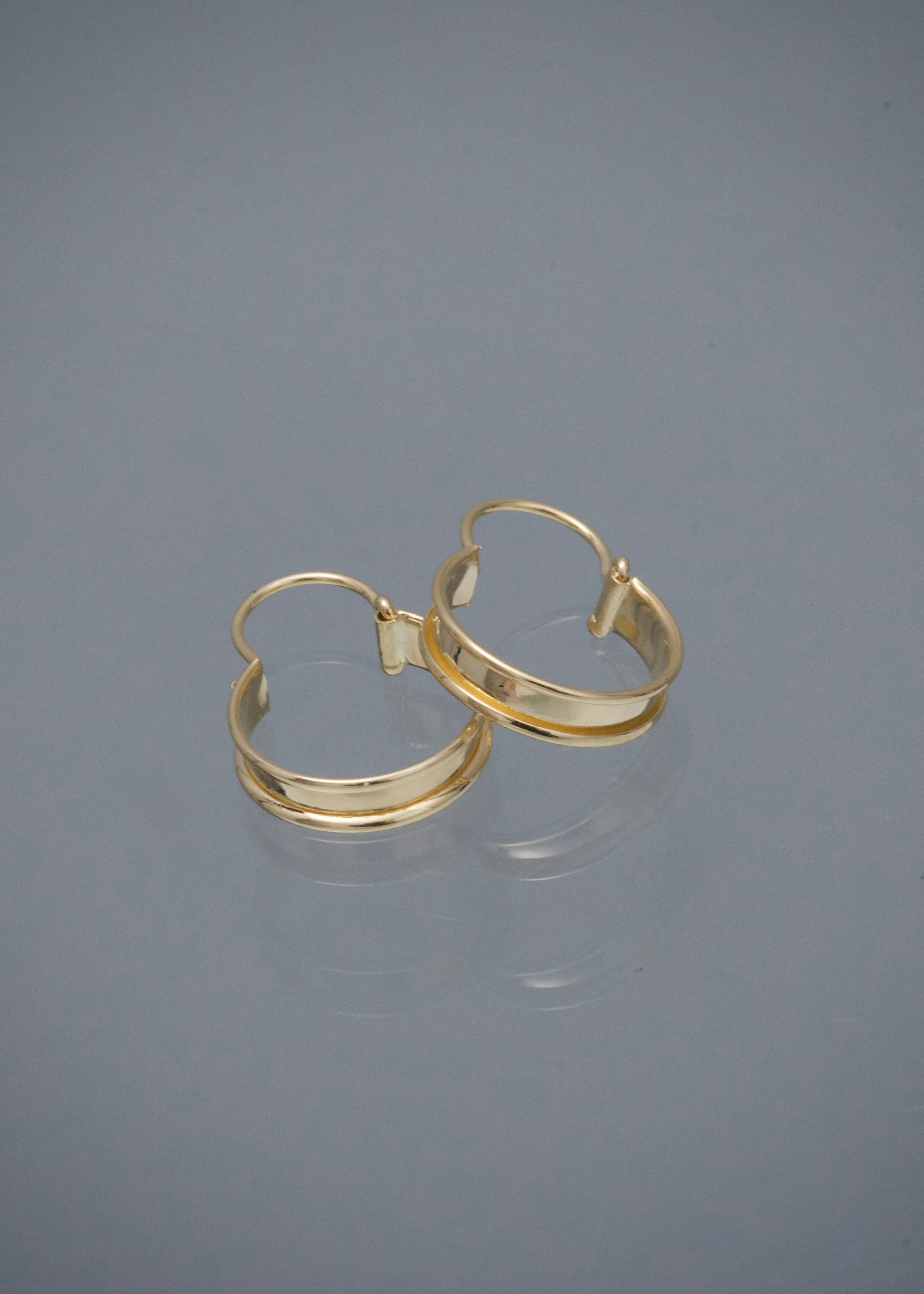 Candongas Lisas 0.85gr / 1.6cm / 3mm — Oro Amarillo