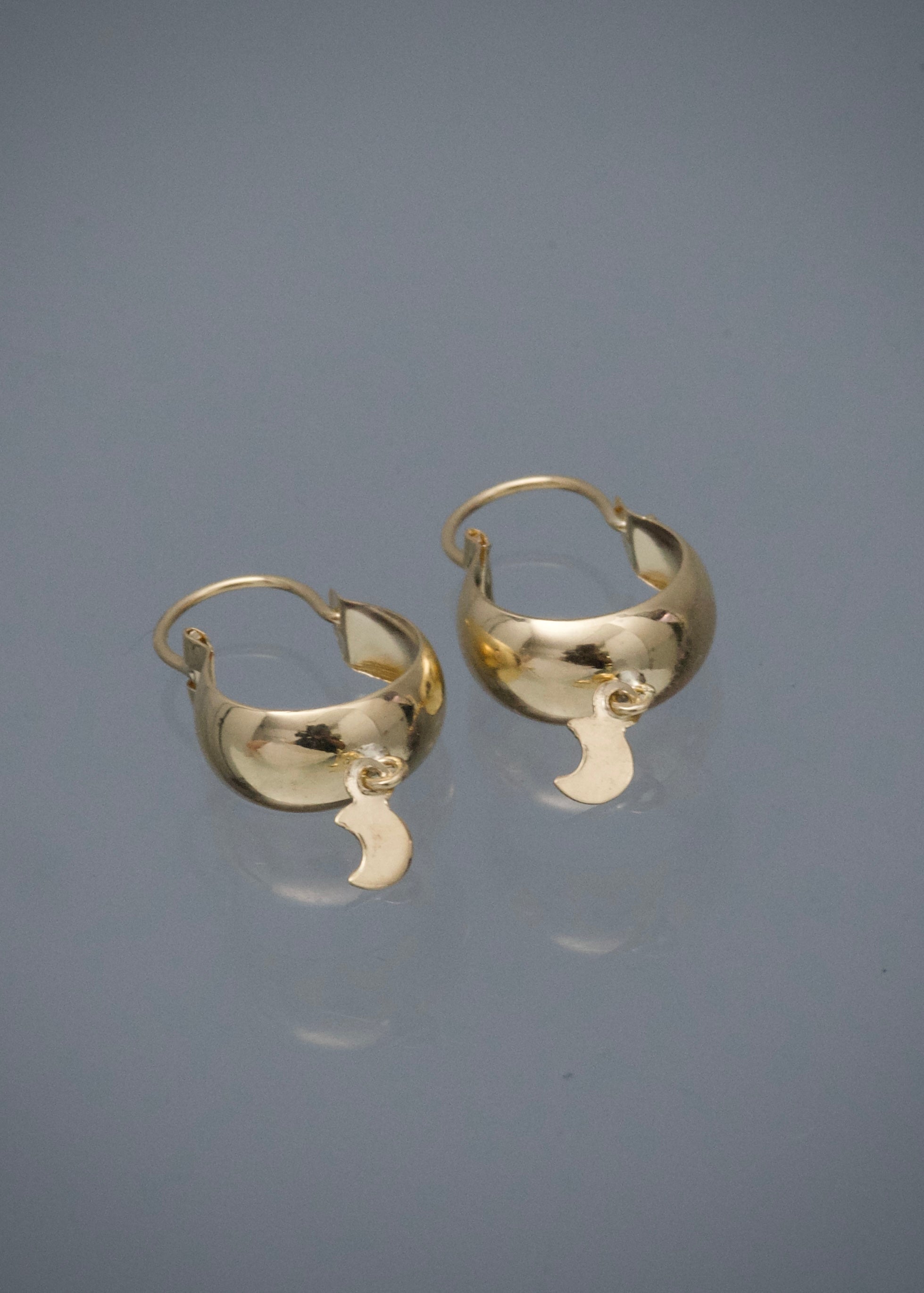 Candongas con Luna 0.85gr / 2.2cm / 4.8mm — Oro Amarillo