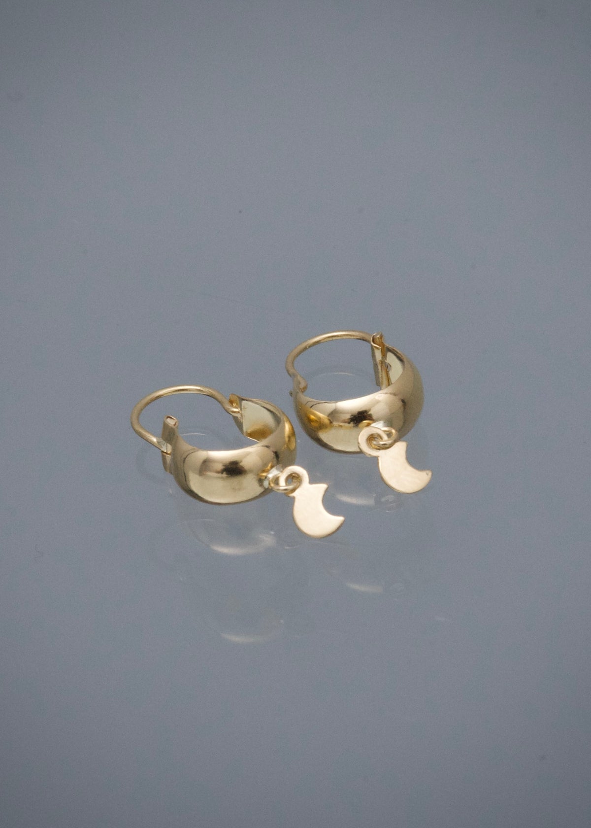 Candongas con Luna 0.65gr / 1.8cm / 4.1mm — Oro Amarillo
