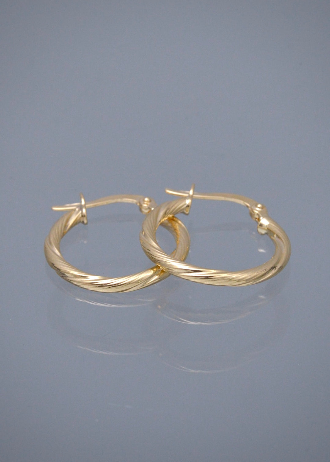 Candongas Entorchadas 1.5gr / 2cm / 2mm — Oro Amarillo
