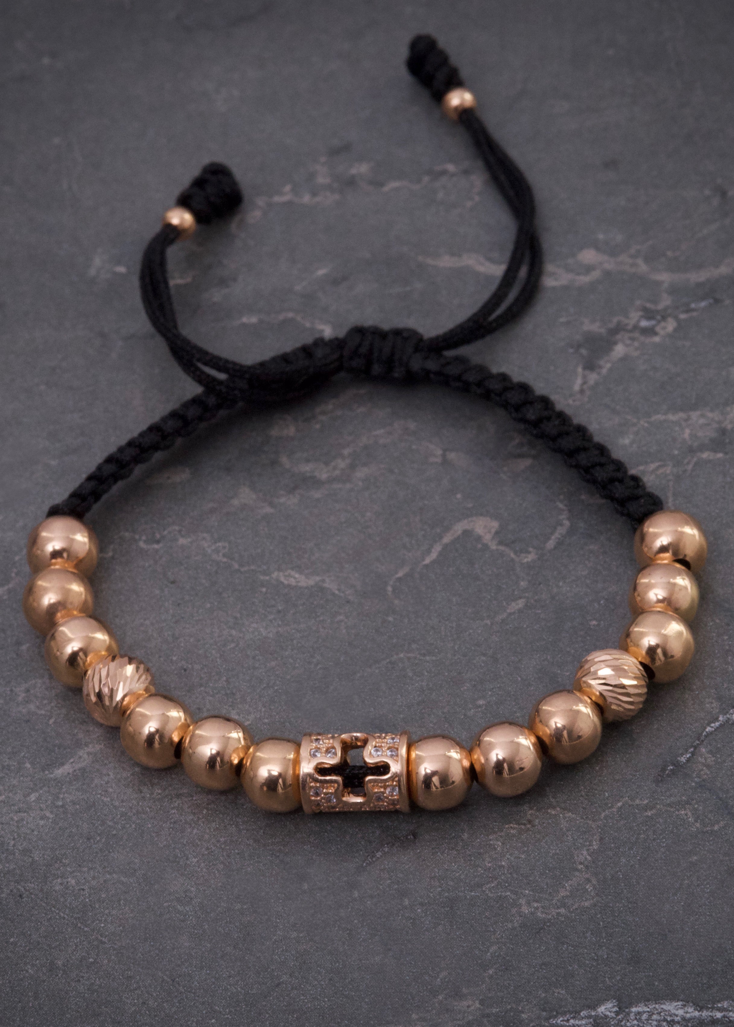 Pulsera en hilo negro con bolas y herraje 4.35gr / Oro Rosado (Joya) M