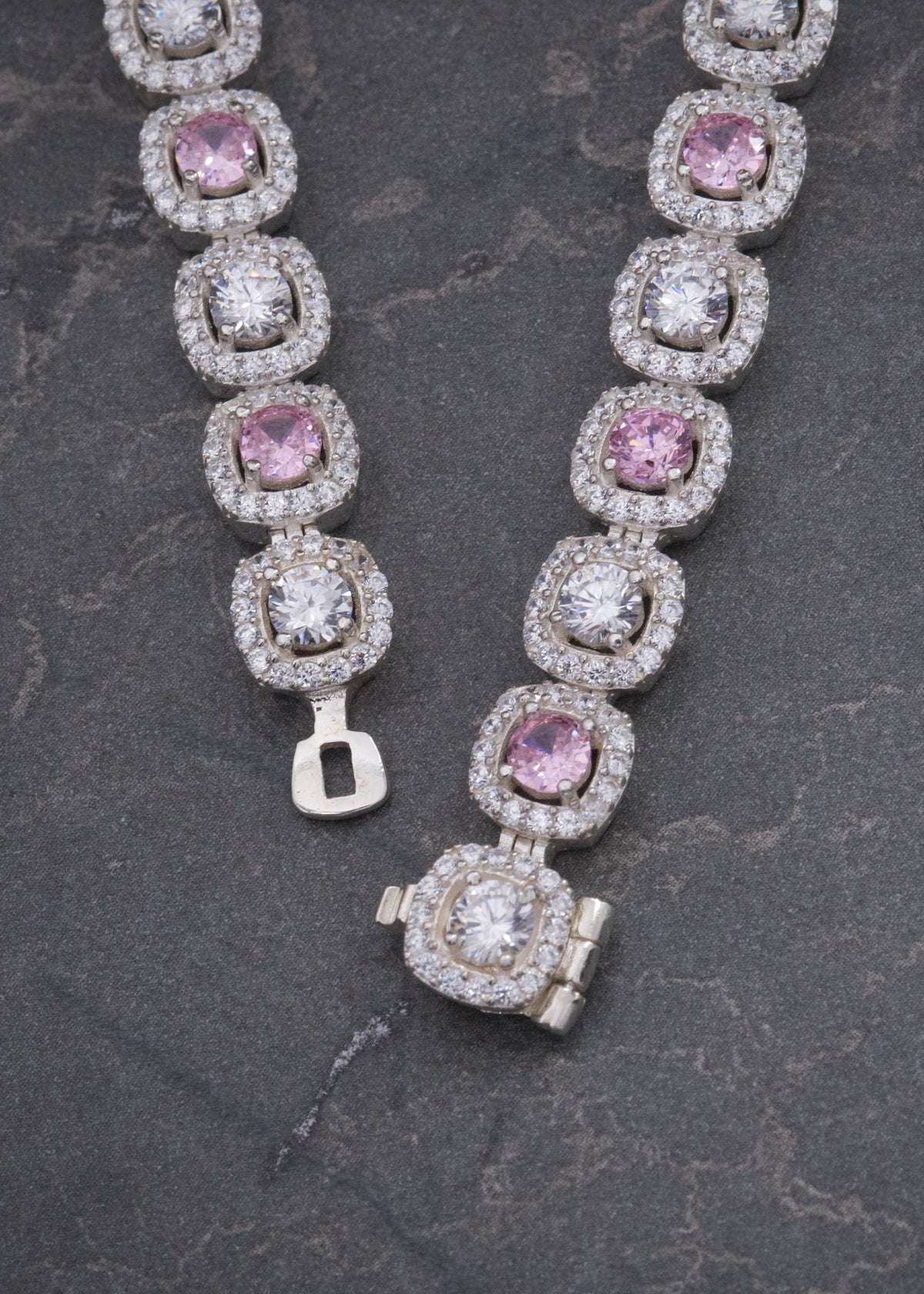 Cadena Tenis con Swarovski Rosado y Blanco 47.8gr / 40cm / 7.7mm — Plata 925