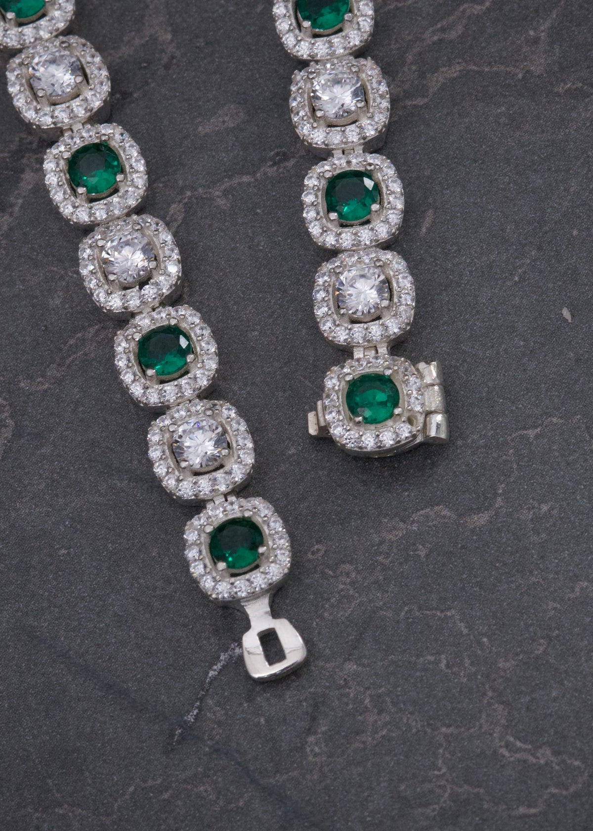 Cadena Tenis con Swarovski Verde y Blanco 56.6gr / 50cm / 7.7mm — Plata 925