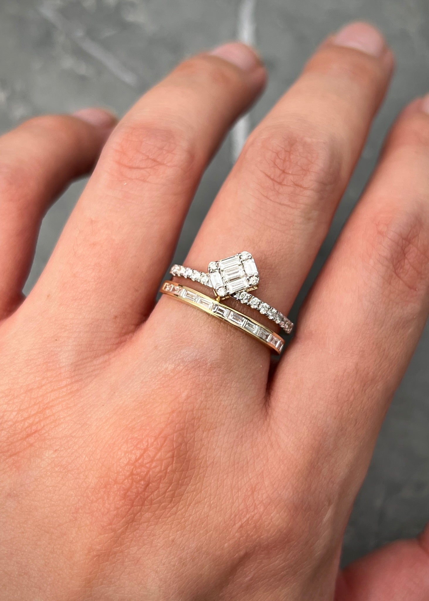 Anillo con 58pts de baguette y 18pts de diamantes 3.85gr / TALLA 6 1/2 / Oro Amarillo (Joya) M