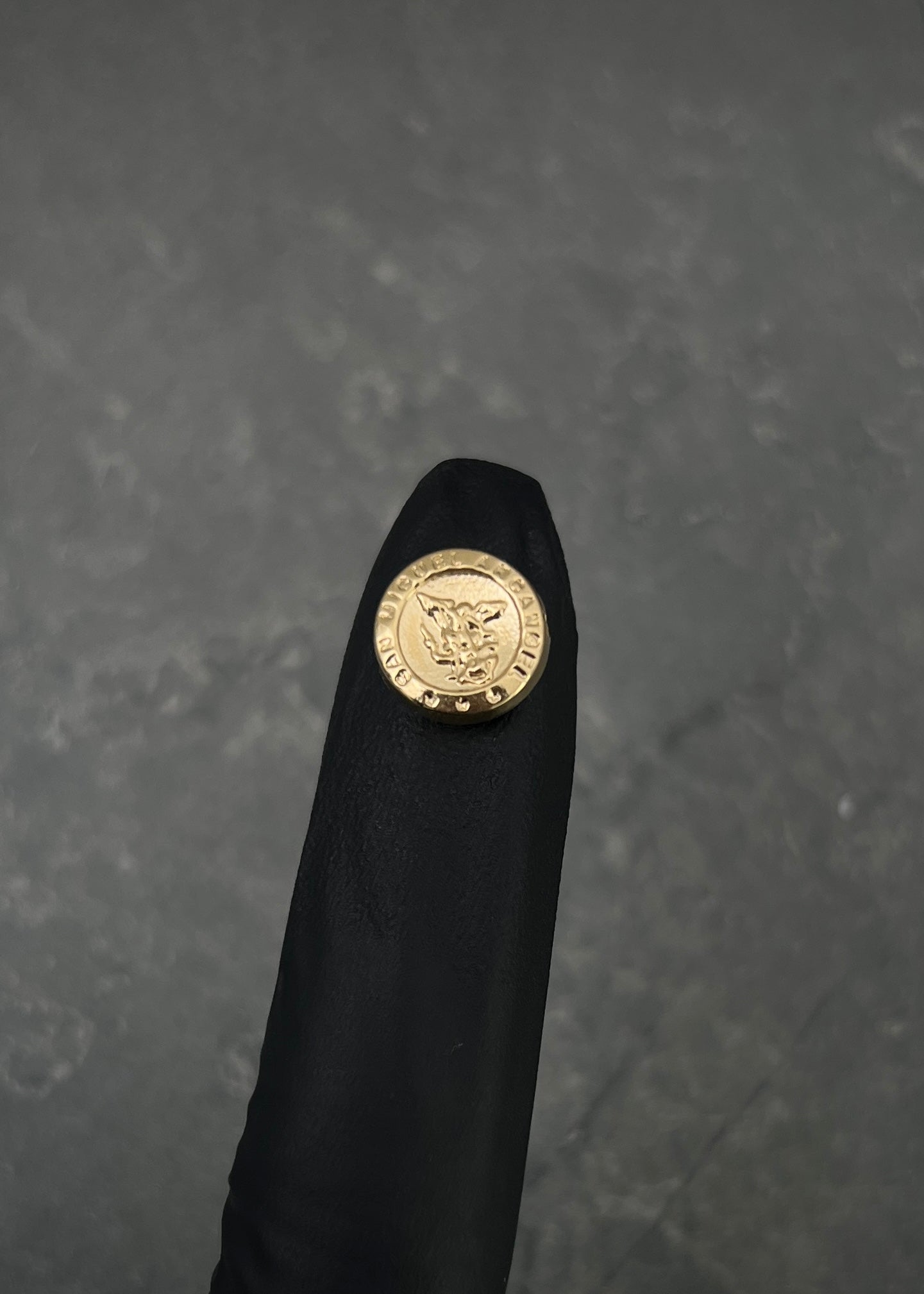 Herraje arcangel san miguel 0.4gr / Largo 1cm / Oro Amarillo Nac B