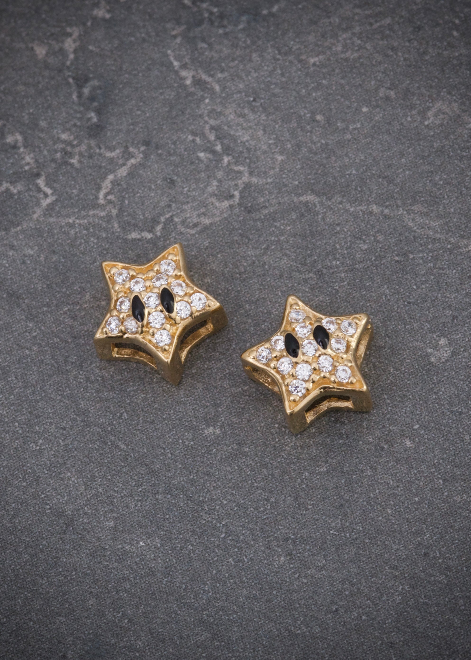 Herraje estrella con swarovski blanco 0.65gr / Largo 0.8cm / Oro Amarillo Nac B