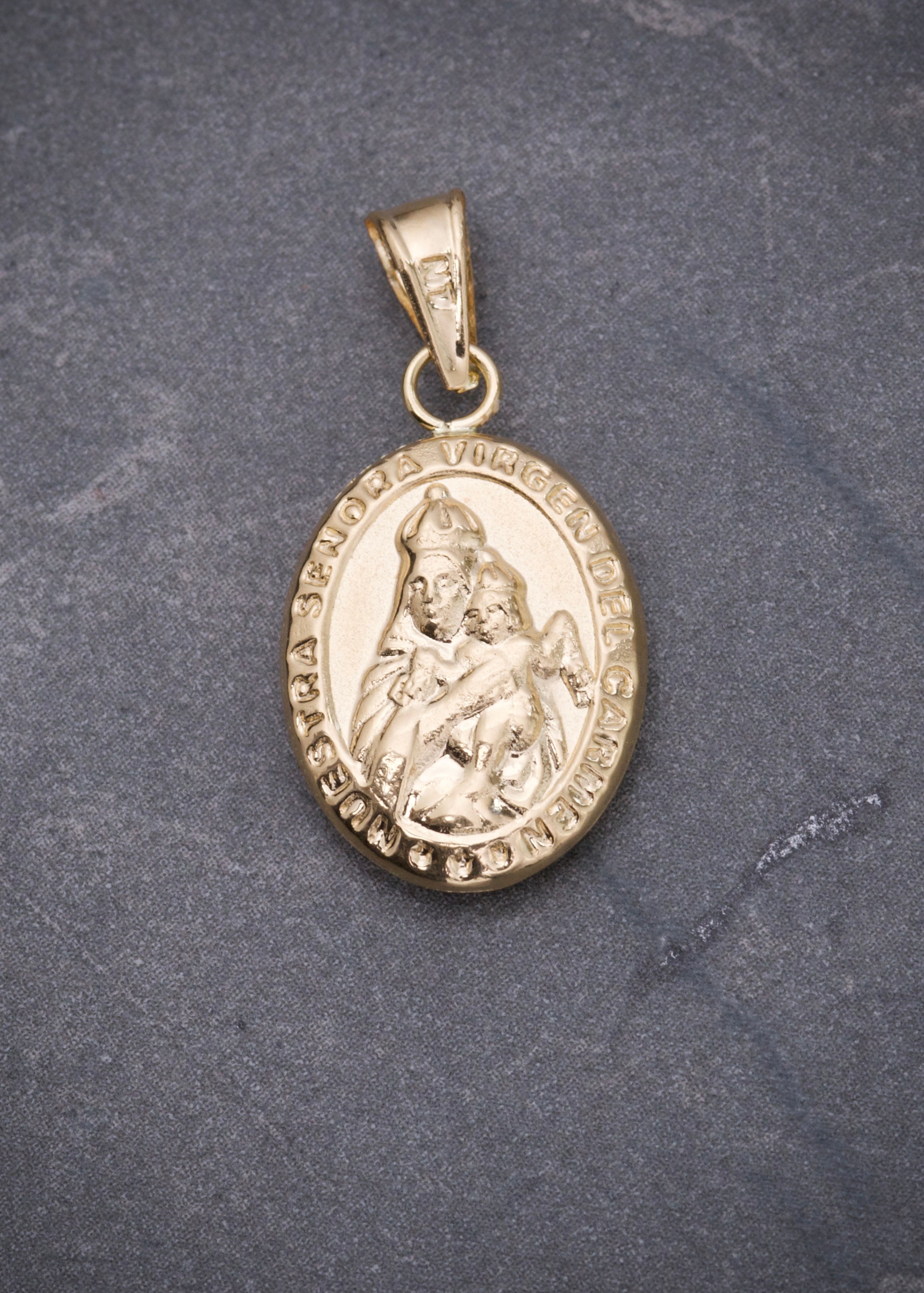 Dije virgen del carmen 1.05gr / Largo 2.4cm / Oro Amarillo Nac P