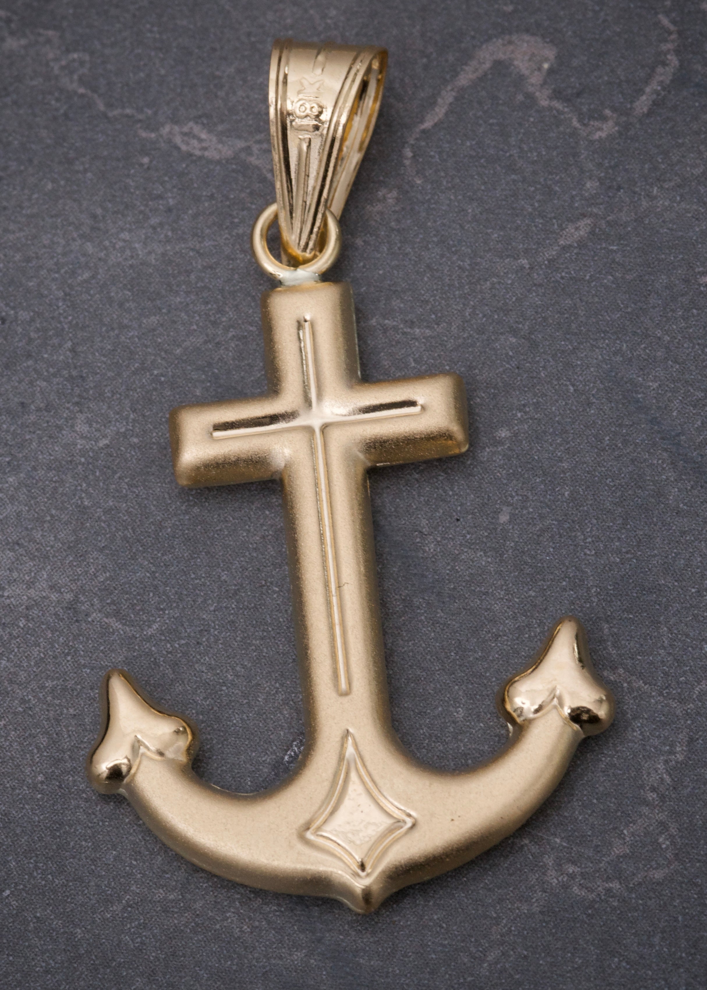 Dije ancla 2.8gr / Largo 4.4cm / Oro Amarillo Nac P