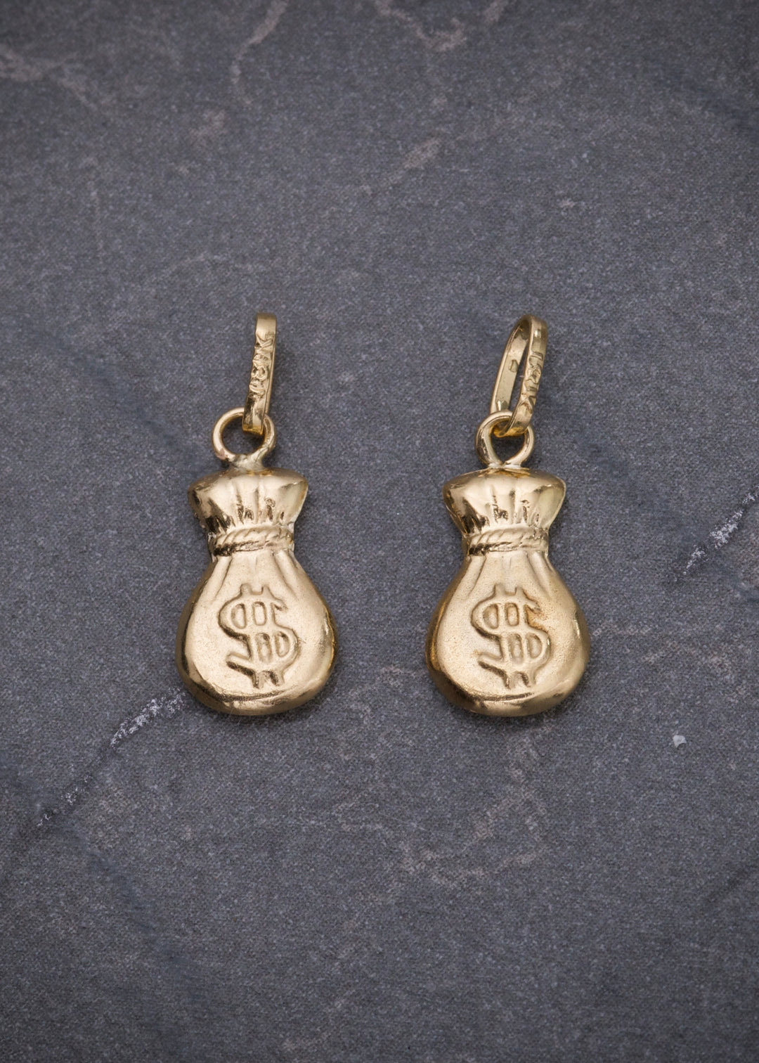 Dije bolsa de dinero 0.4gr / Largo 1.8cm — Oro Amarillo