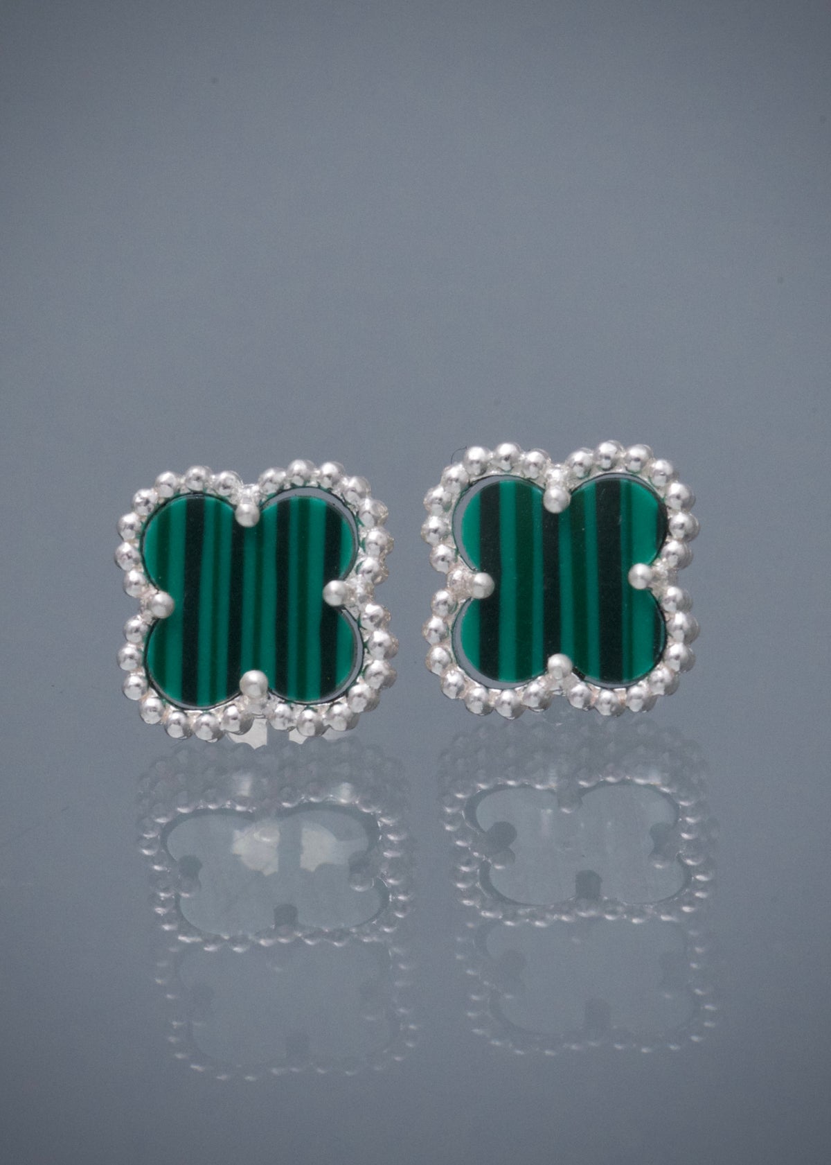 Topos Lucky Clover Piedra Verde 3.5gr / 1.1cm / 11mm — Plata 925