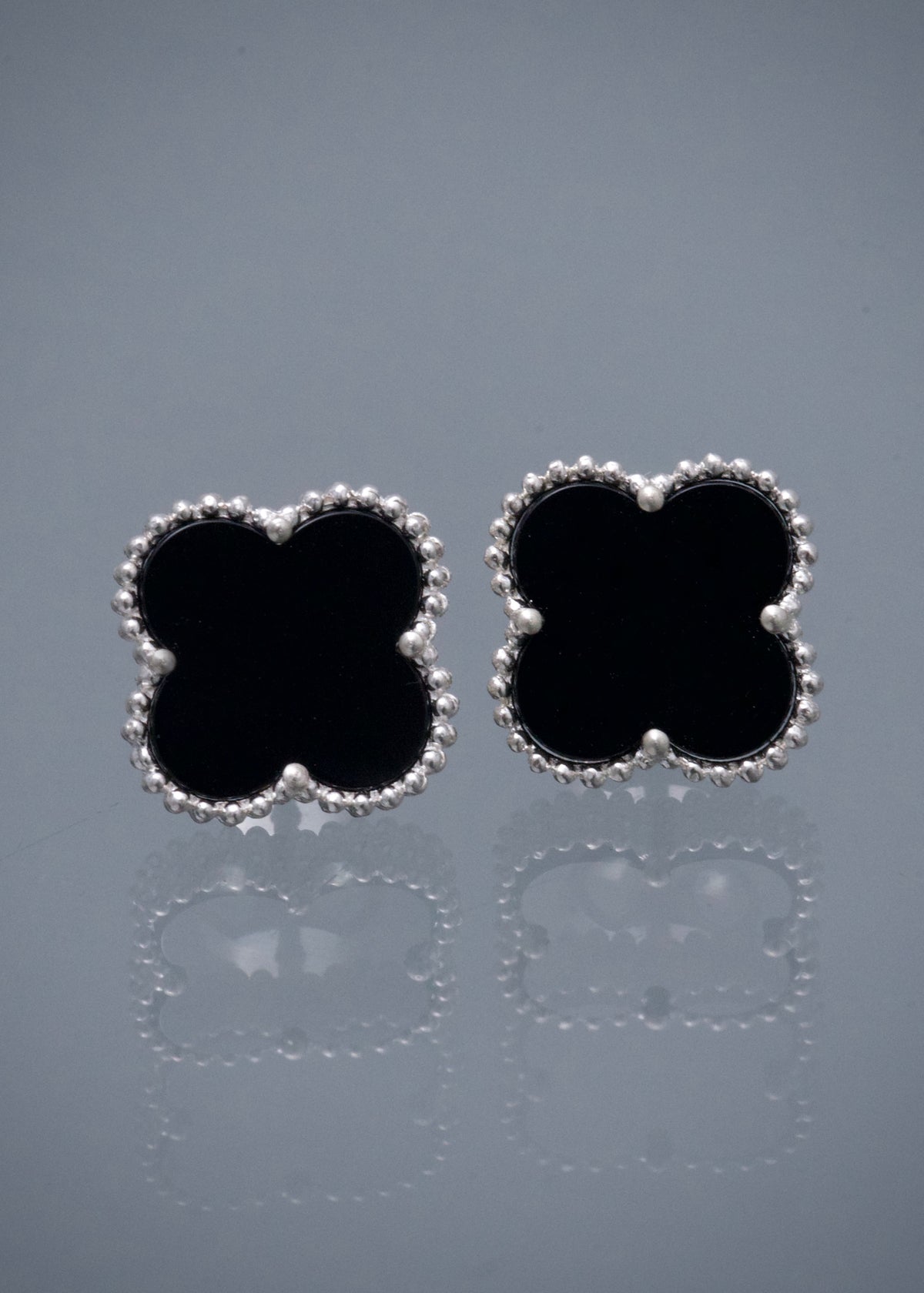 Topos Lucky Clover Piedra Negra 3gr / 1.2cm / 12mm — Plata 925