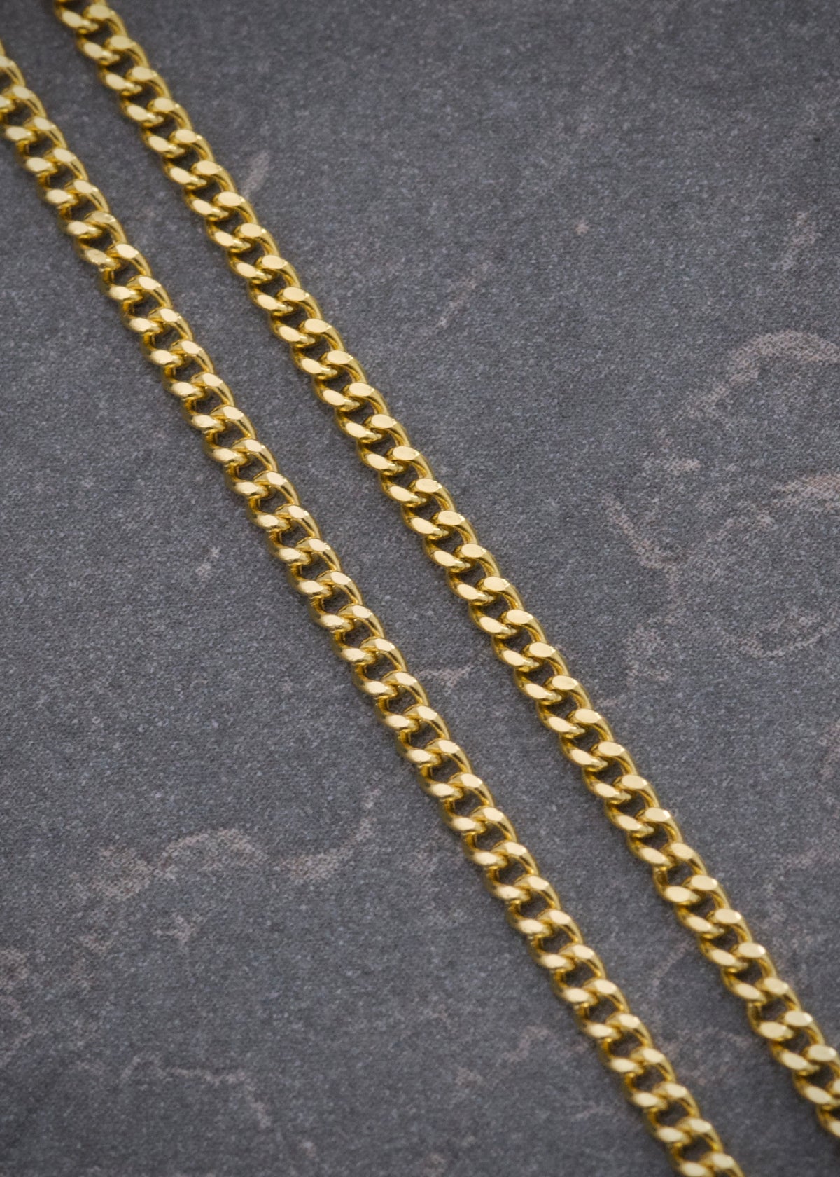 Cadena Cubana 2.45gr / 50cm / 1.8mm — Oro Amarillo