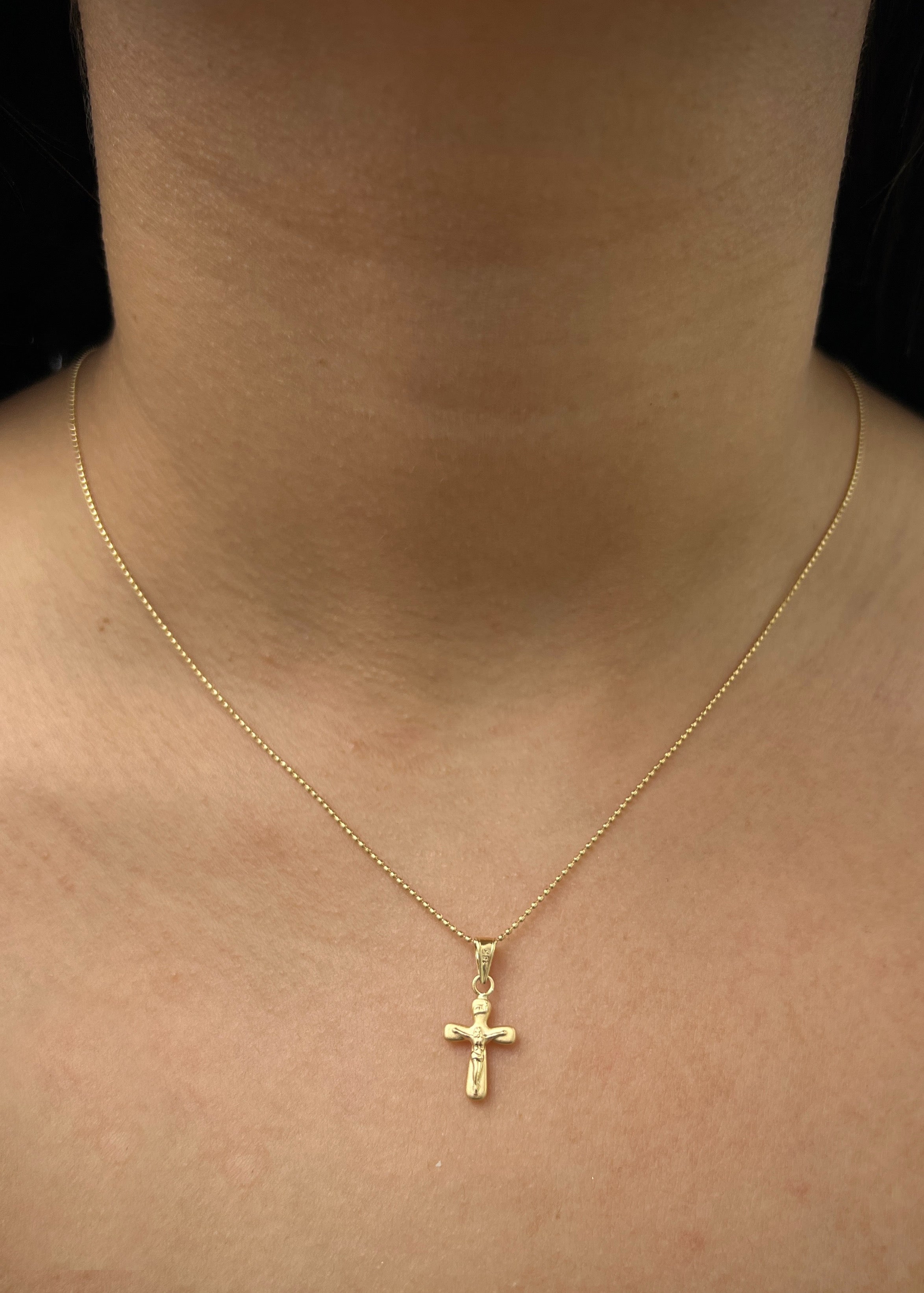 Dije cristo 0.35gr / Largo 2cm / Oro Amarillo Nac P