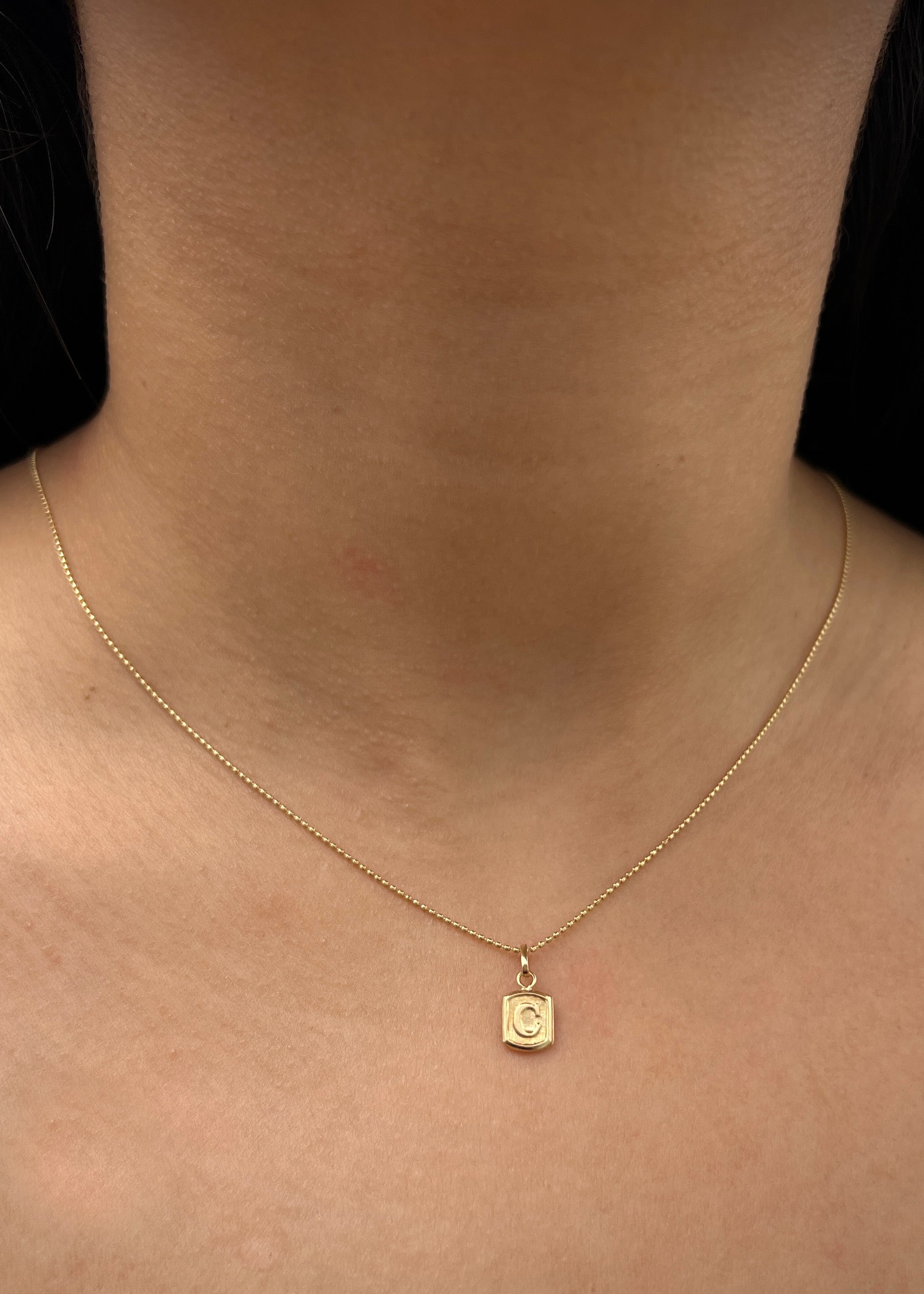 Dije letra C 0.3gr / Largo 1.5cm / Oro Amarillo Nac P