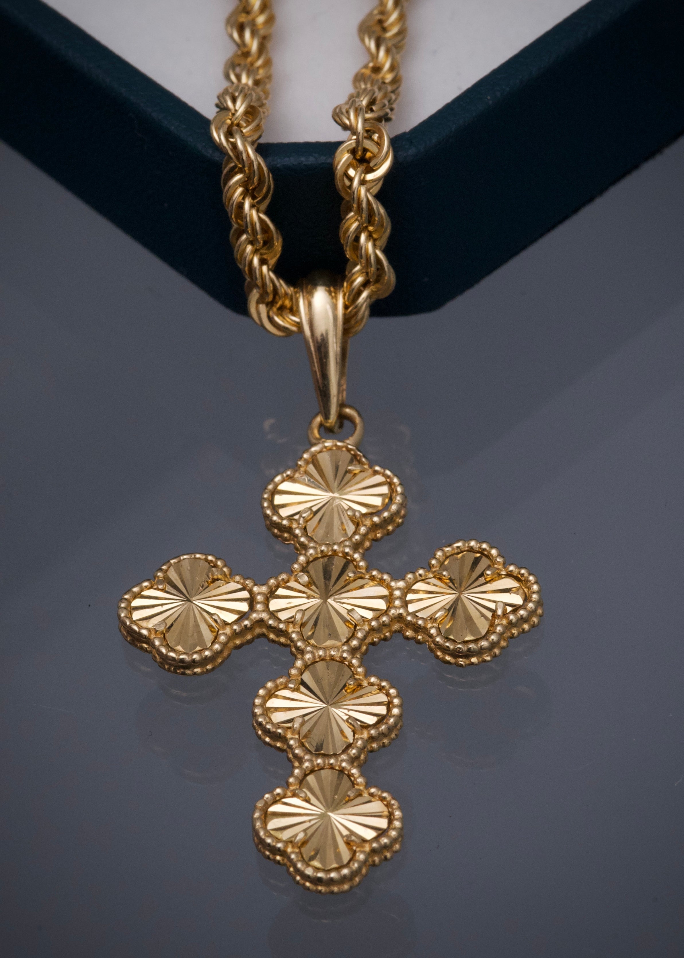 Set Cadena lazo Dije cruz lucky 13,3gr / Largo 50cm — Oro Amarillo