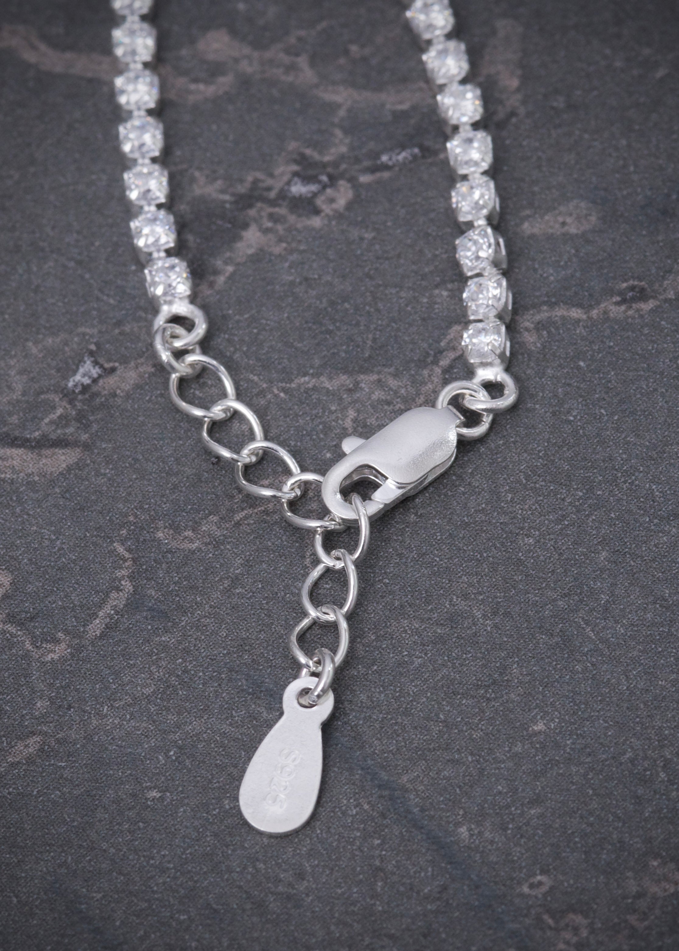 Pulso tenis con swarovski blanco 2.95gr / Largo 17cm / Plata B