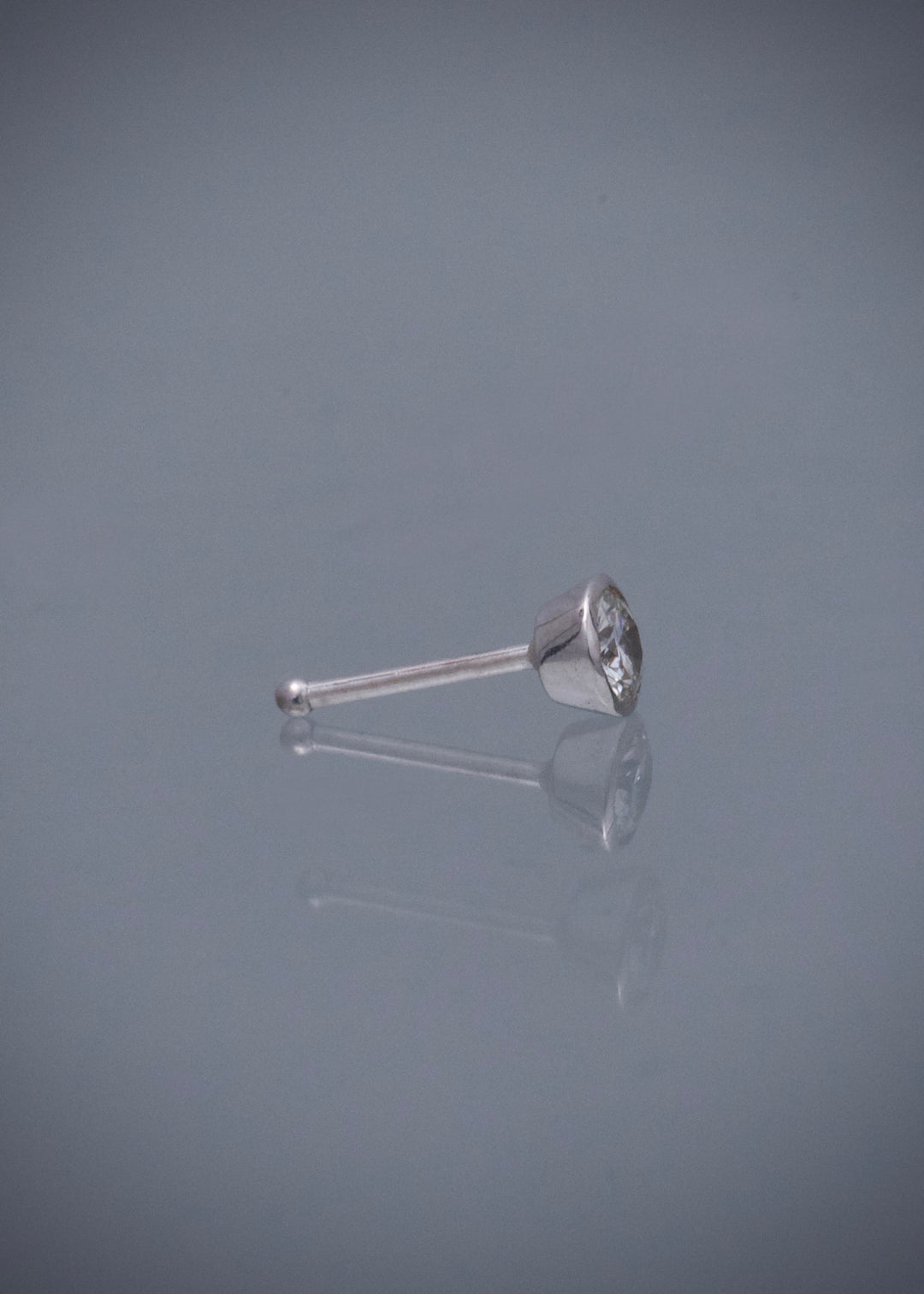 Piercing con 9pts de diamante 0.15gr — Oro Blanco