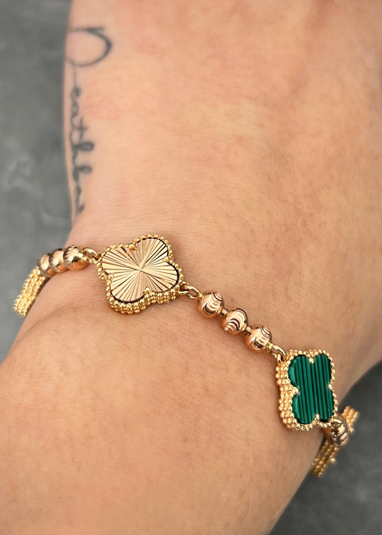 Pulso lucky clover piedra verde diamantado 15.8gr / Largo 20cm / Oro Rosado Nac B