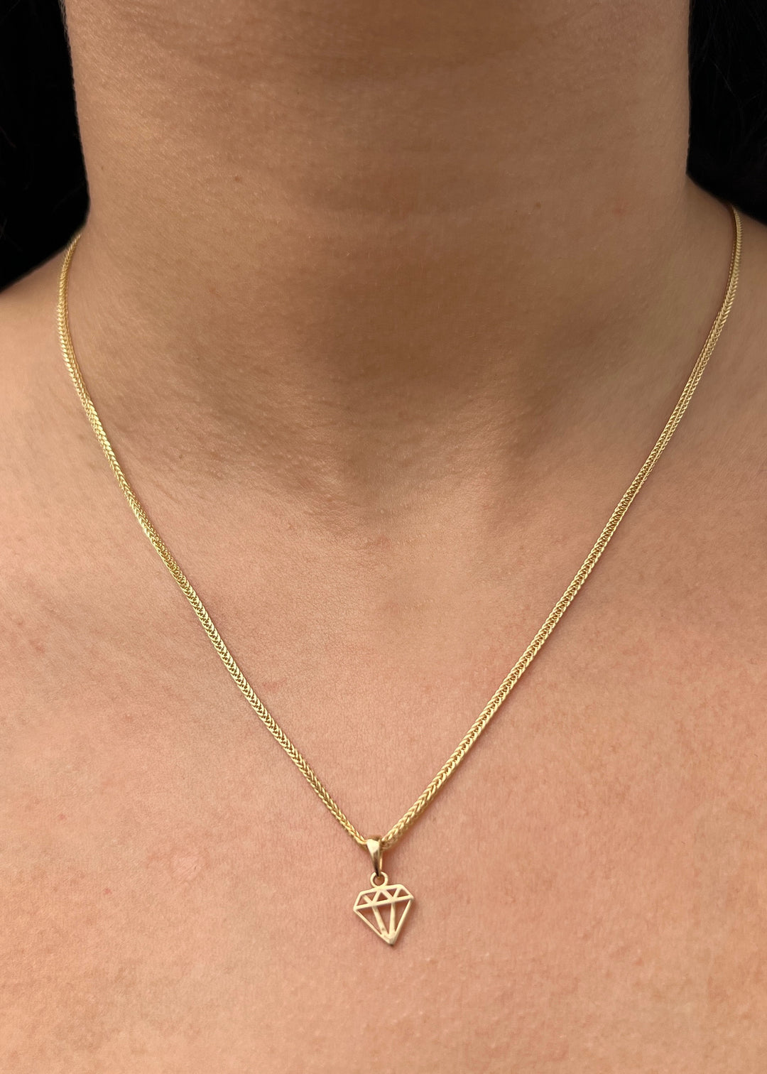 Dije diamante 0.6gr / Largo 1.5cm — Oro Amarillo