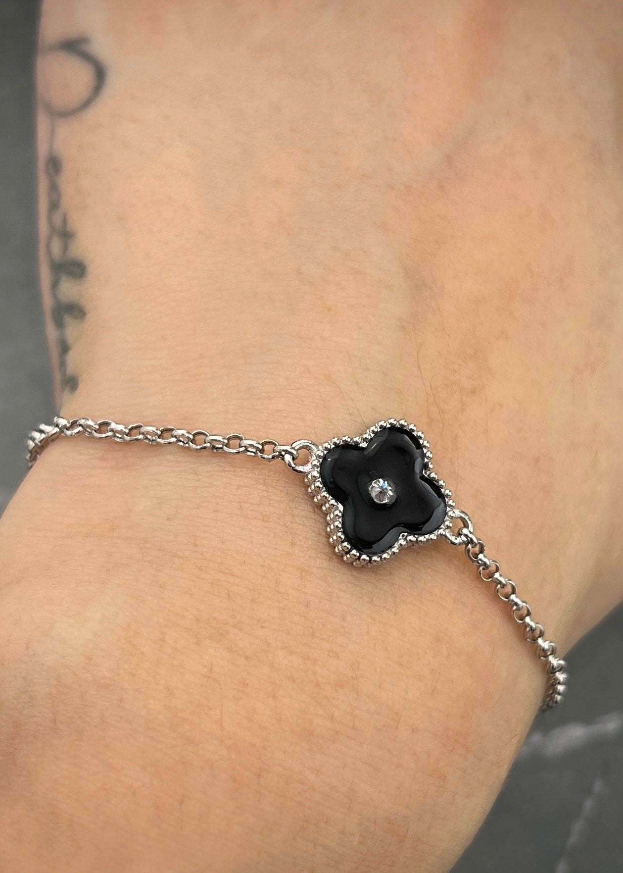 Pulso lucky clover con 65pts de moissanita 3.2gr / Largo 16cm / Oro Blanco (Joya) M