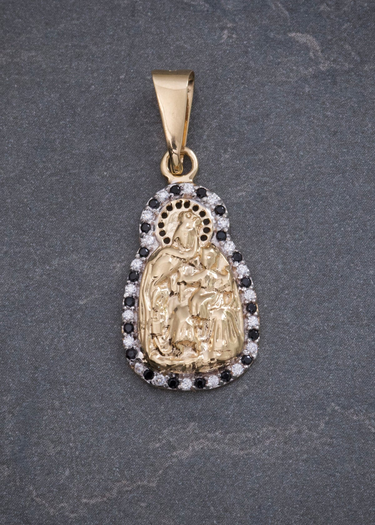 Dije Virgen del Carmen con Swarovski Negro y Blanco 2.35gr / 3cm / 13mm — Oro Amarillo