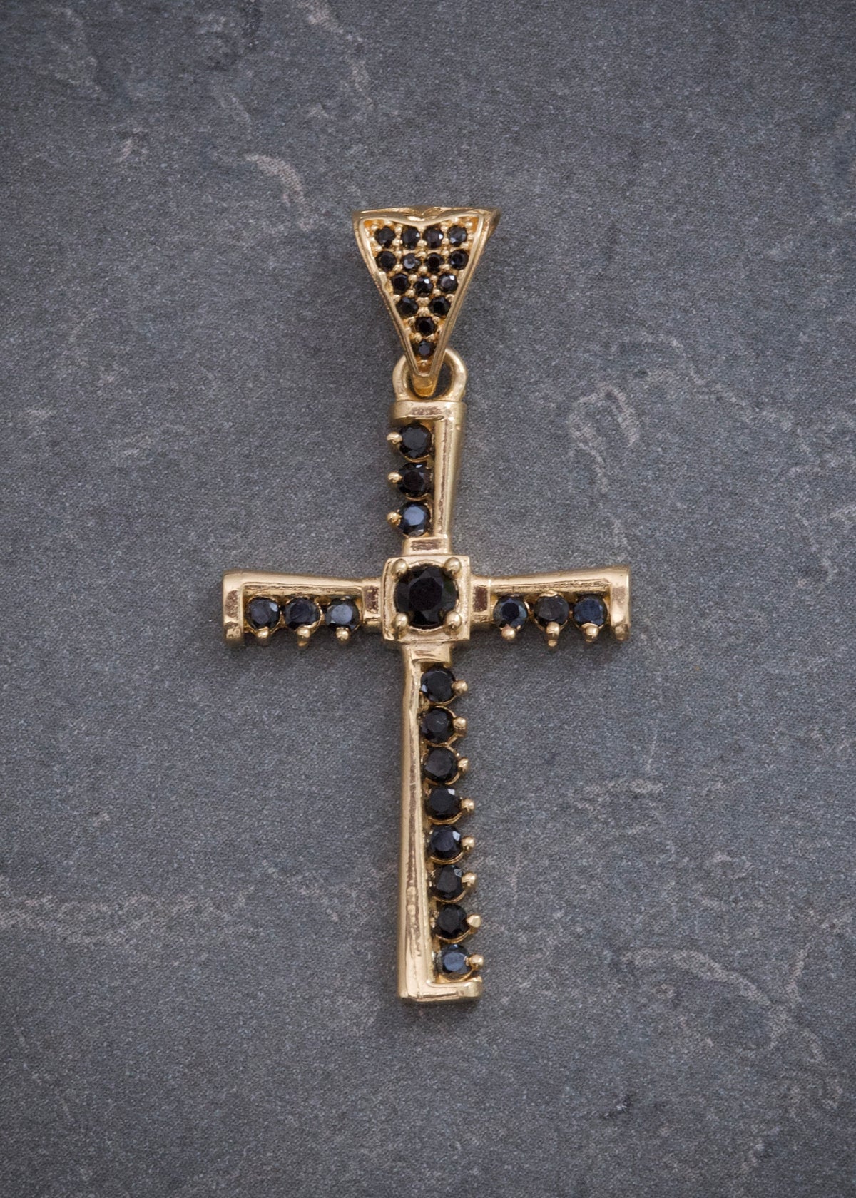 Dije Cruz con Swarovski Negro 3.95gr / 4cm / 20mm — Oro Amarillo