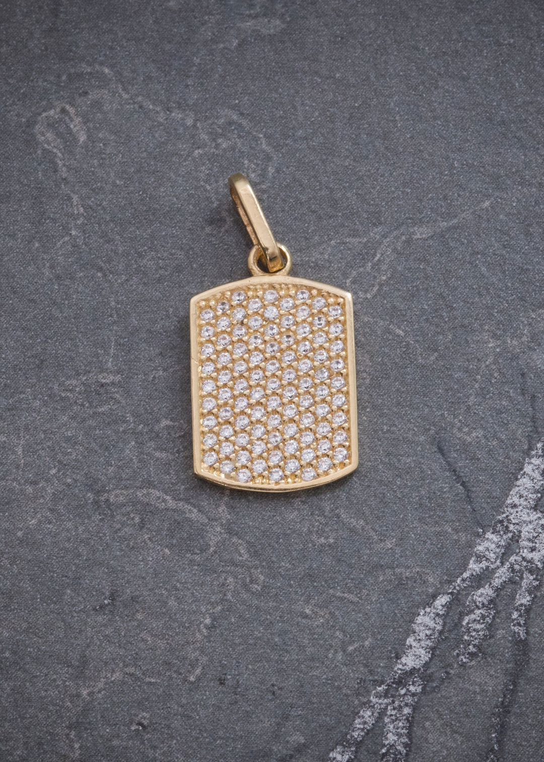 Dije Placa con Swarovski Blanco 1.9gr / 2.3cm / 11.4mm — Oro Amarillo