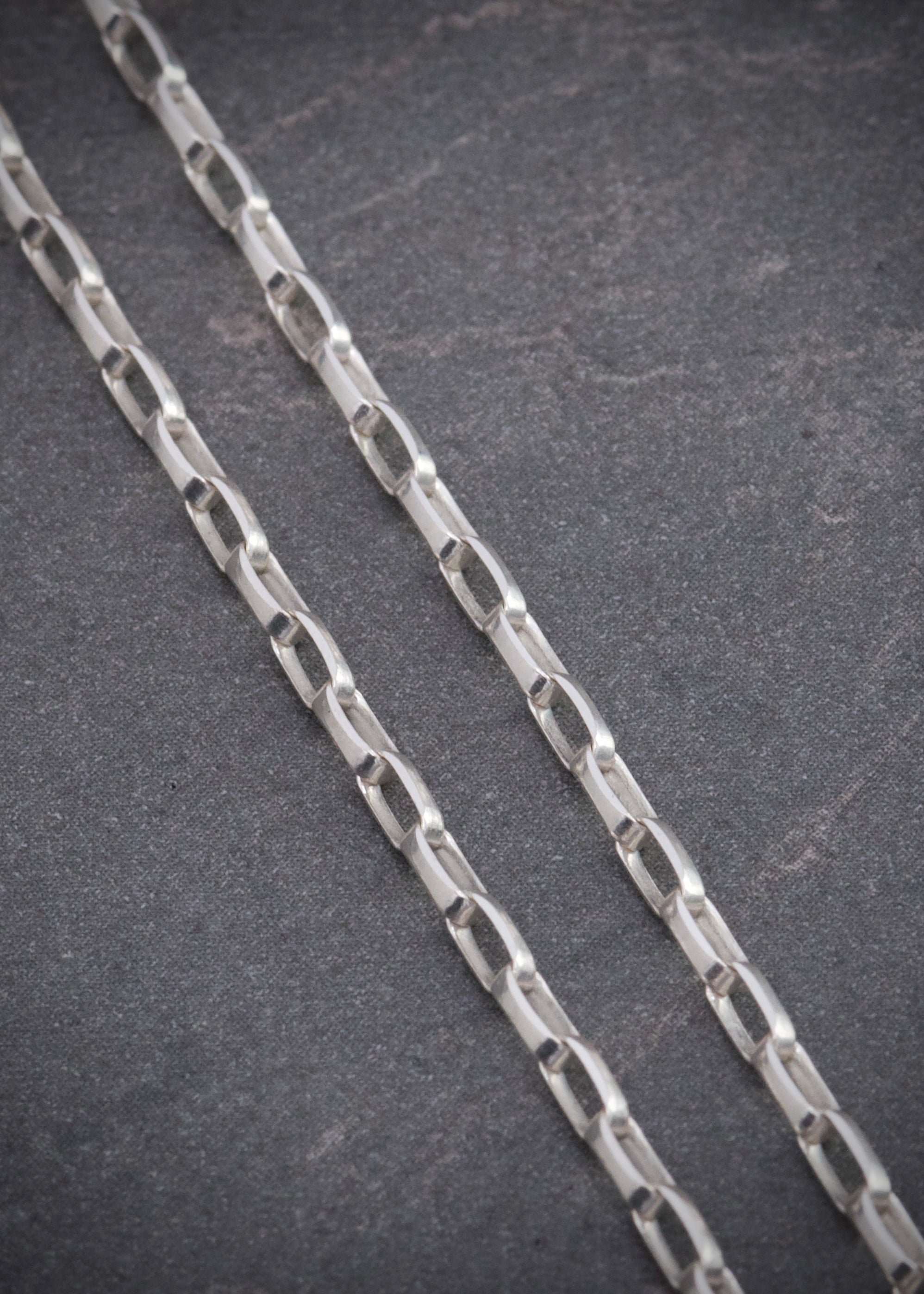 Cadena papar clip 4.9gr / Largo 65cm / — — Plata