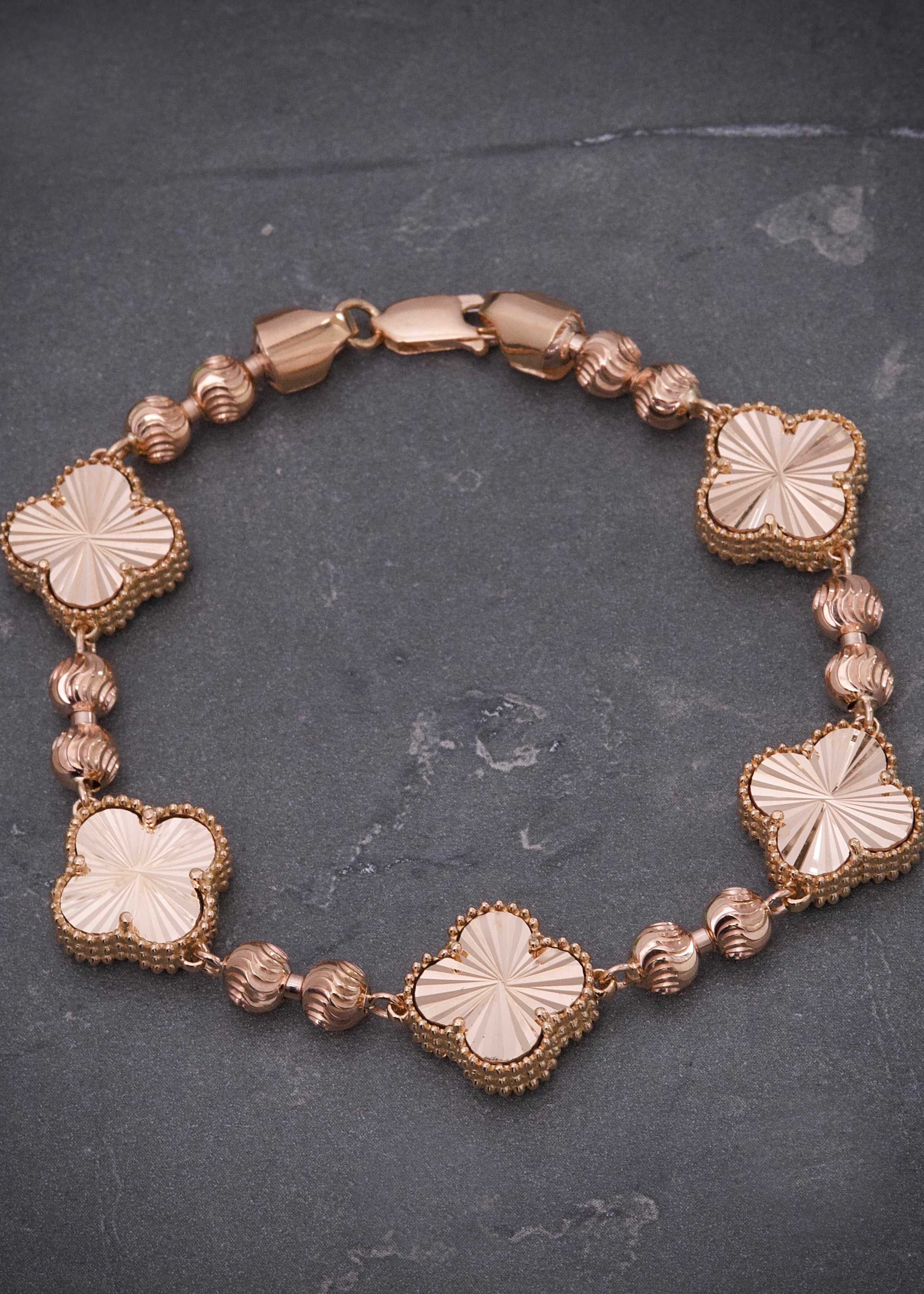 Pulso lucky clover diamantado 21.95gr / Largo 18.5cm / Oro Rosado Nac M