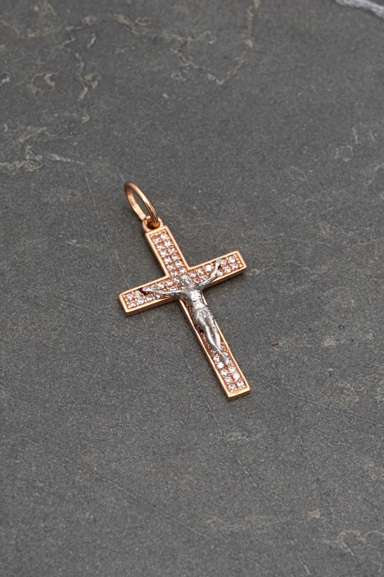Dije cristo con swarovski blanco 2.5gr / Largo 3.6cm / Dos Oros Nac P