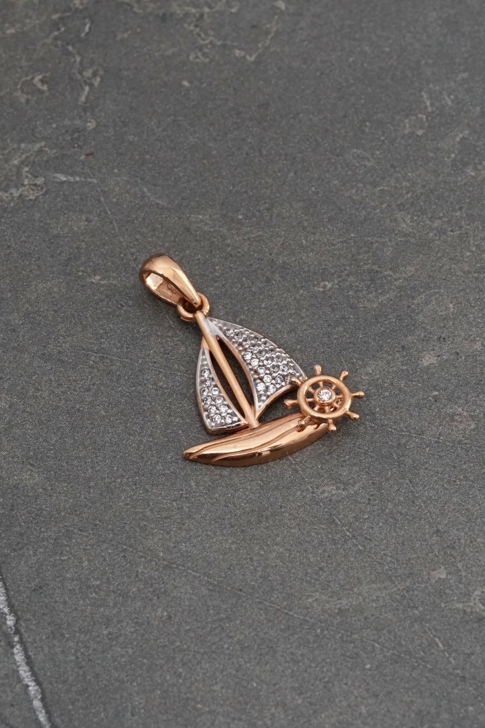 Dije barco con swarovski blanco 2.65gr / Largo 2.7cm / Oro Rosado Nac P