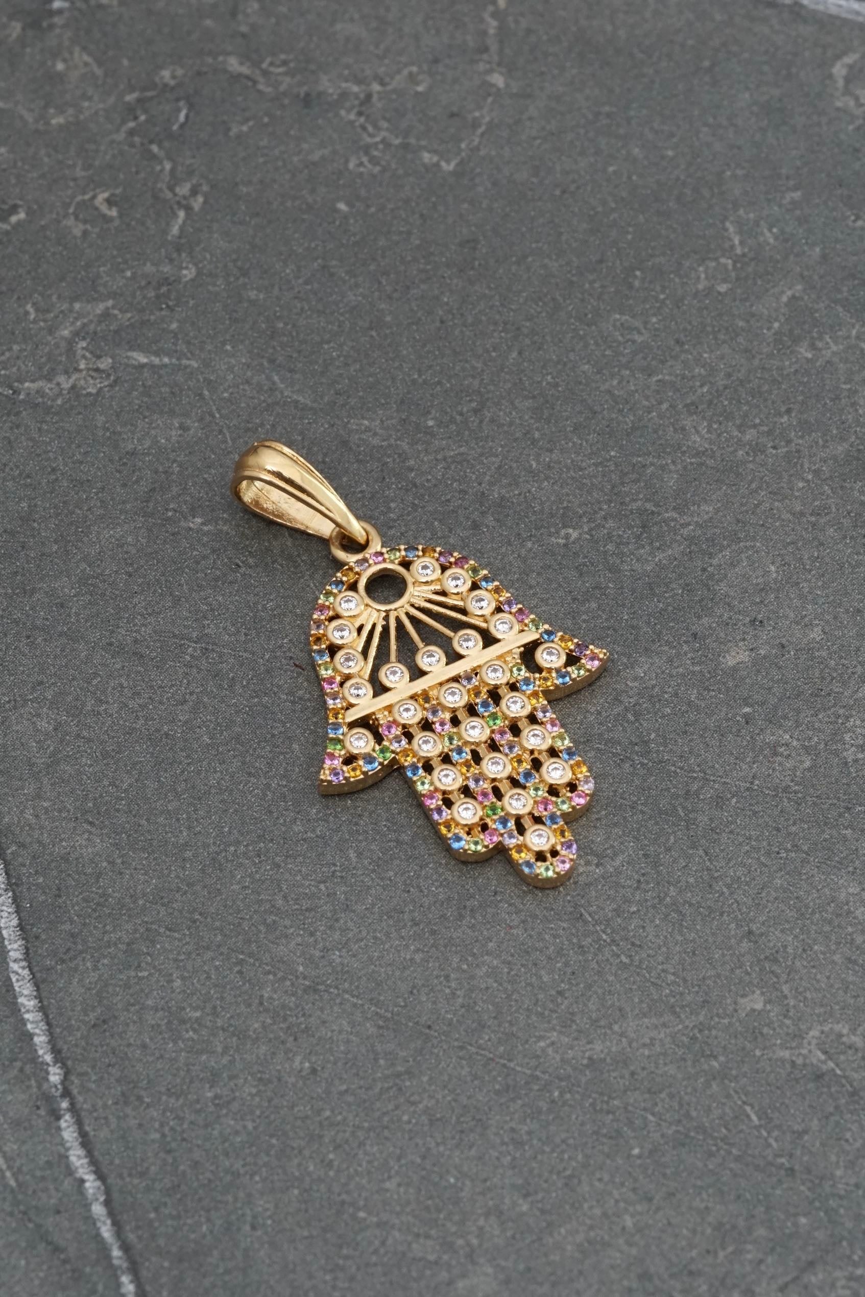 Dije Mano hs con swarovski multicolor 3.95gr / Largo 3.9cm / Oro Amarillo Nac P