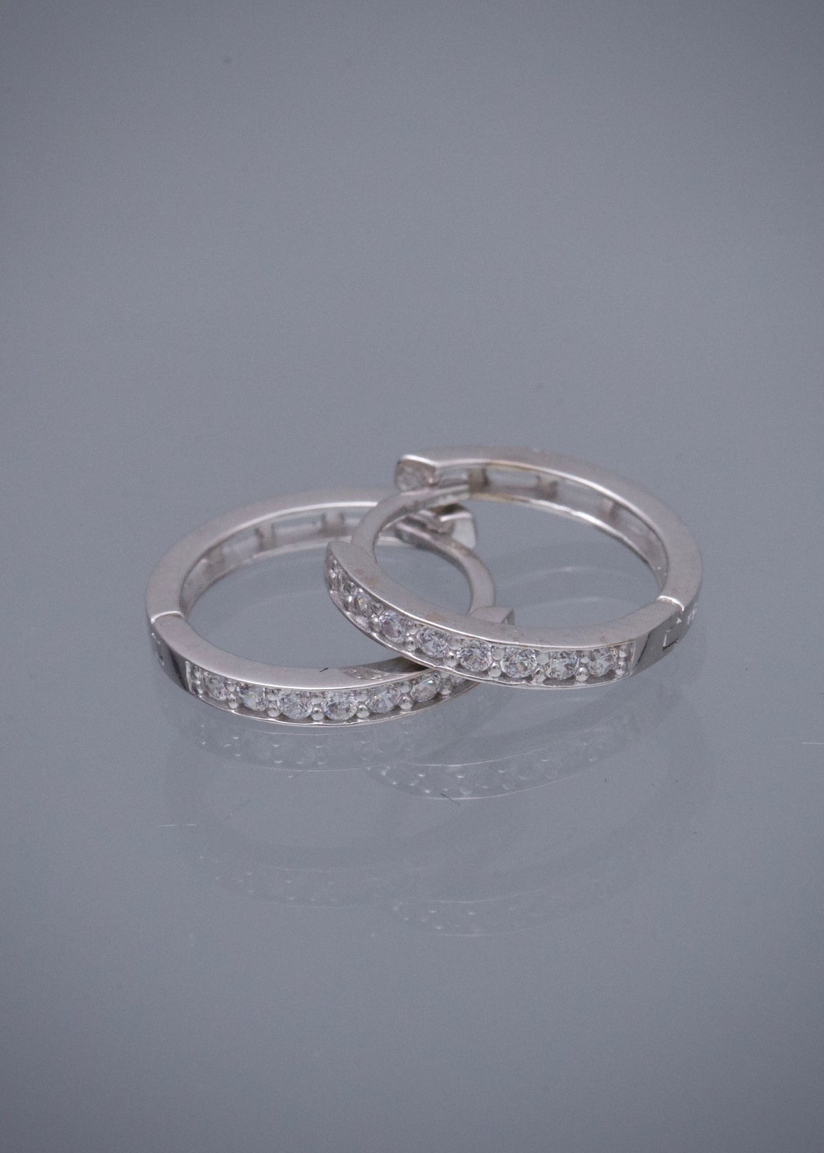 Candongas con Swarovskis Blancos 2.15gr / 1.4cm / 2.1mm — Oro Blanco