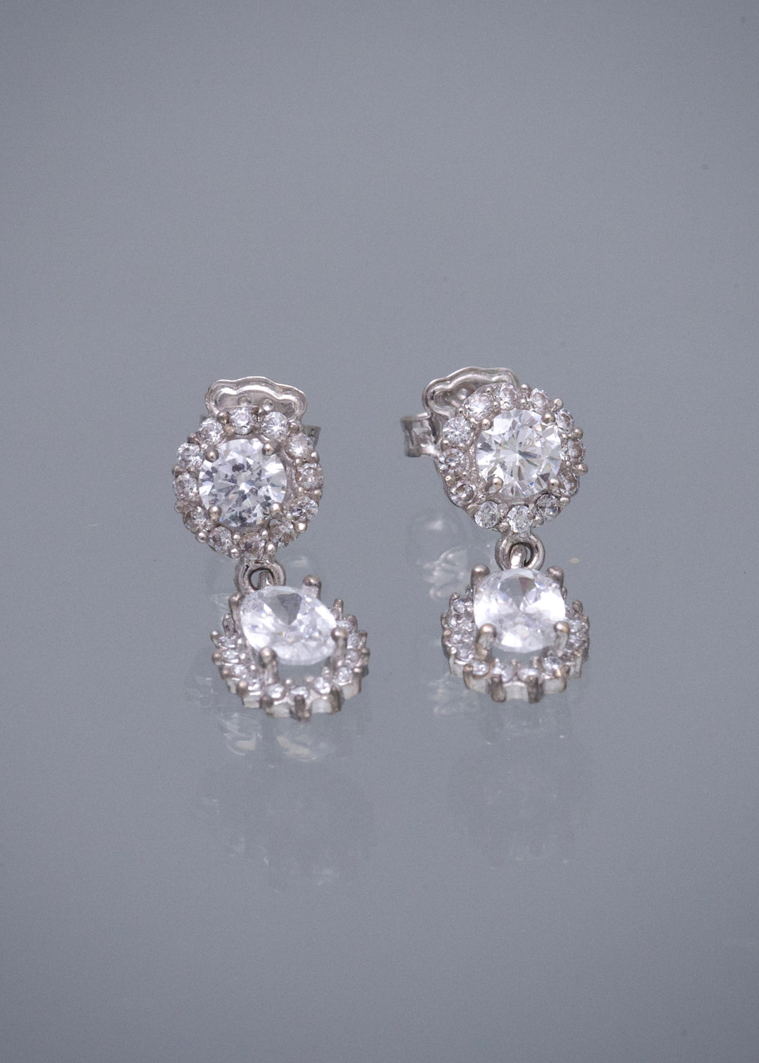 Topos con Swarovskis Blancos 2.8gr / 1.8cm / 7mm — Oro Blanco