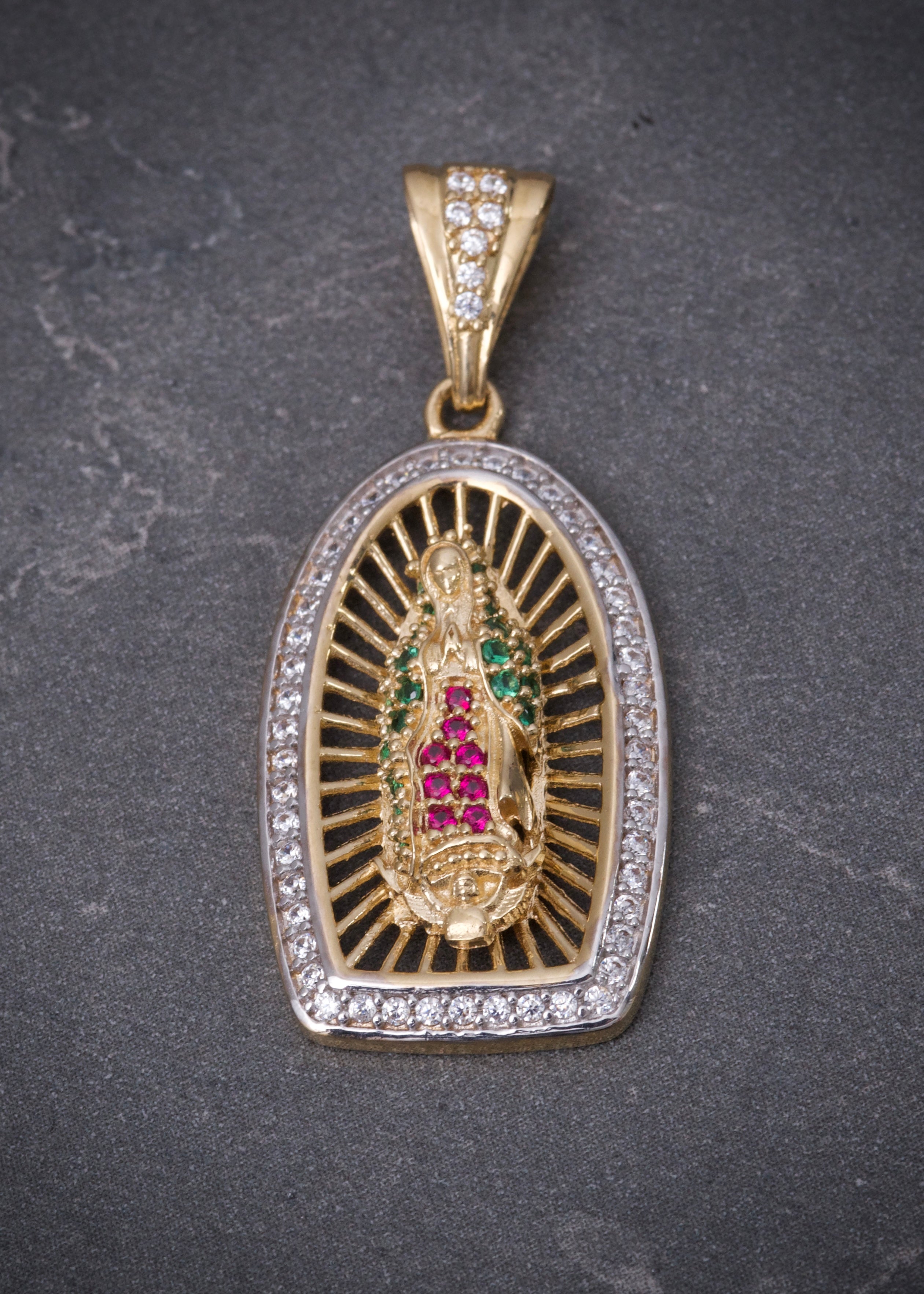 Dije virgen de guadalupe 3.75gr / Largo 3.4cm / Oro Amarillo Nac*