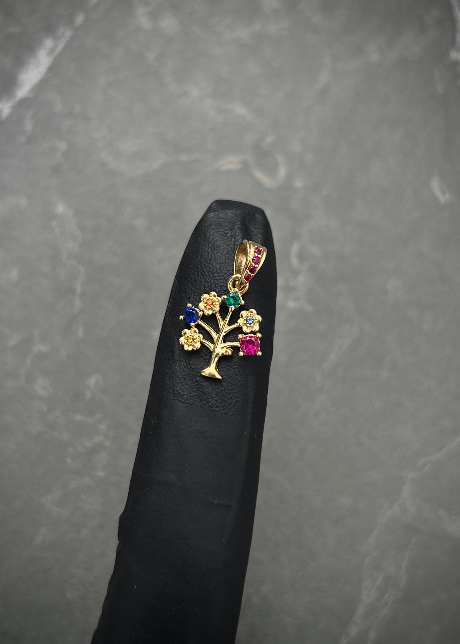 Dije arbol de la vida con swarovski multicolor 0.9gr / Largo 1.9cm / Oro Amarillo Nac P