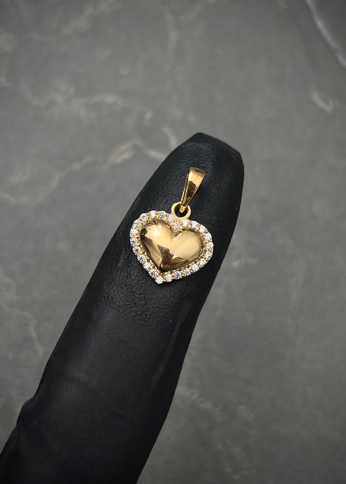 Dije Corazon con swarovski blanco 1.3gr / Largo 1.6cm / Oro Amarillo Nac M