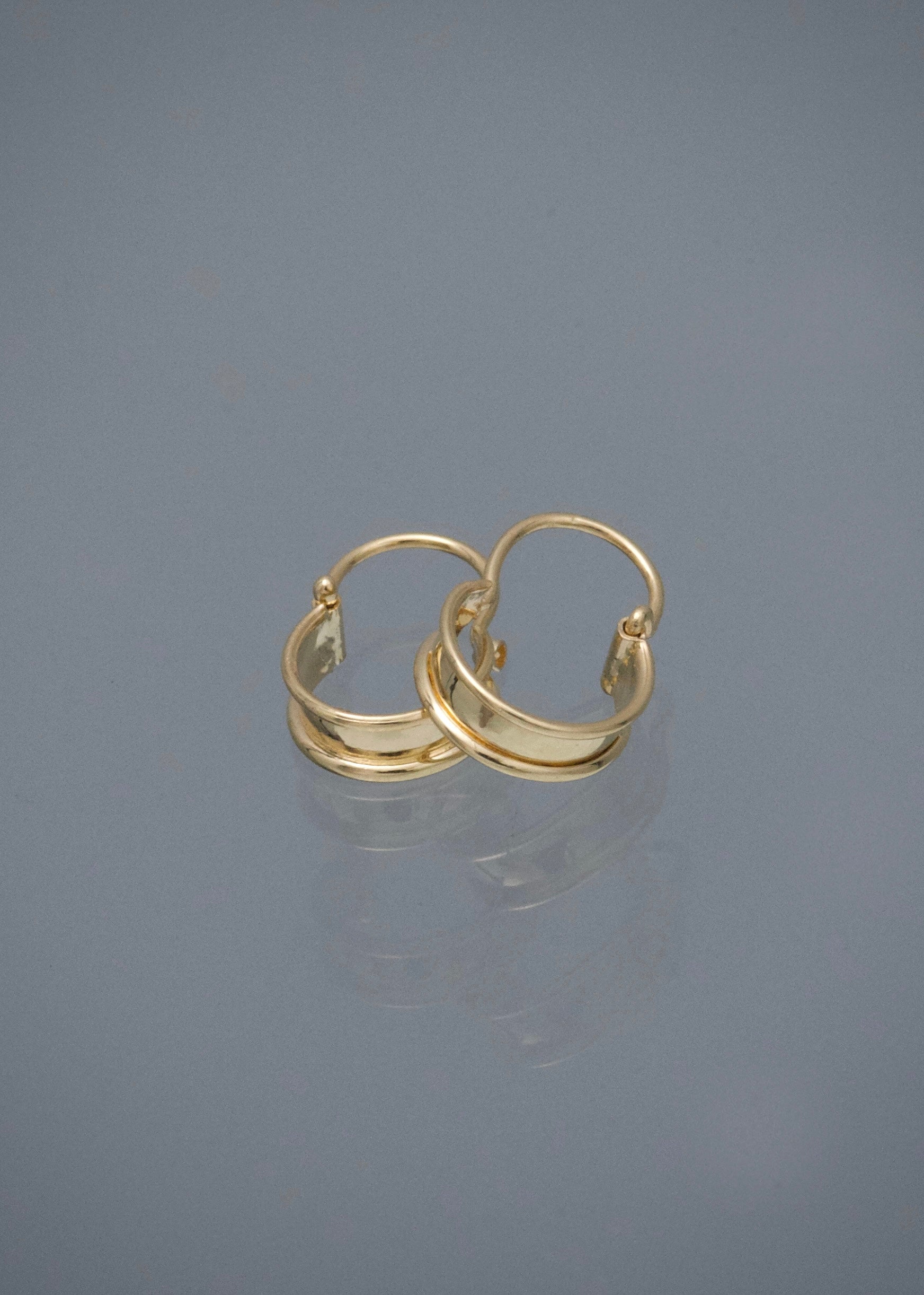 Candongas Lisas 0.65gr / 1.2cm / 3mm — Oro Amarillo