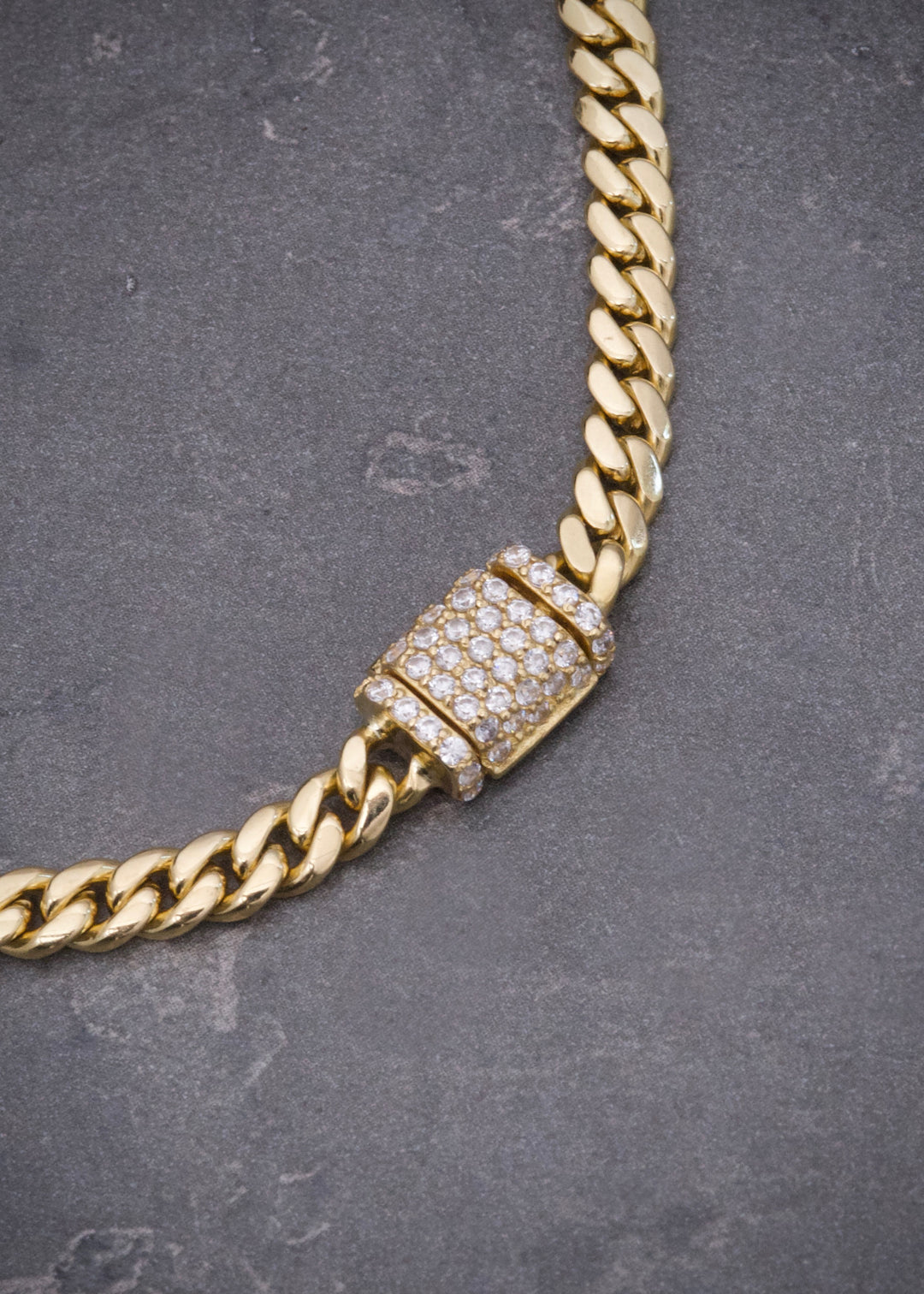 Cadena Cubana 50.6gr / 64cm / 4.4mm — Oro Amarillo