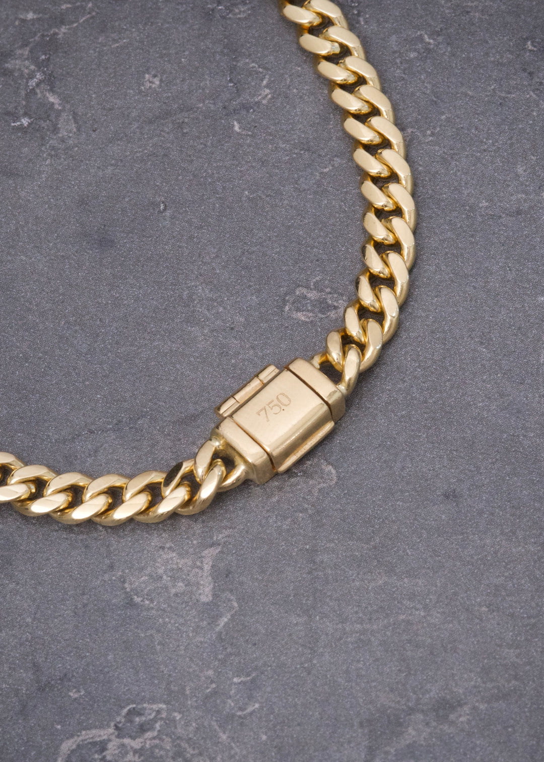 Cadena Cubana 51.65gr / 60cm / 4.9mm — Oro Amarillo