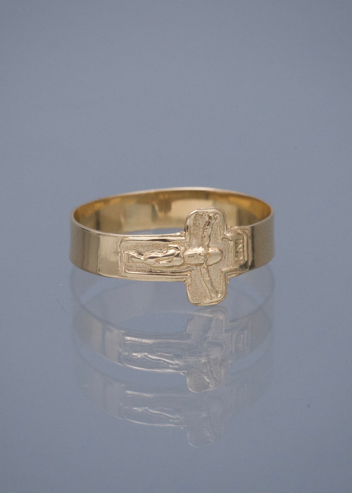 Anillo Cristo 1.3gr / Talla 6 3/4 — Oro Amarillo