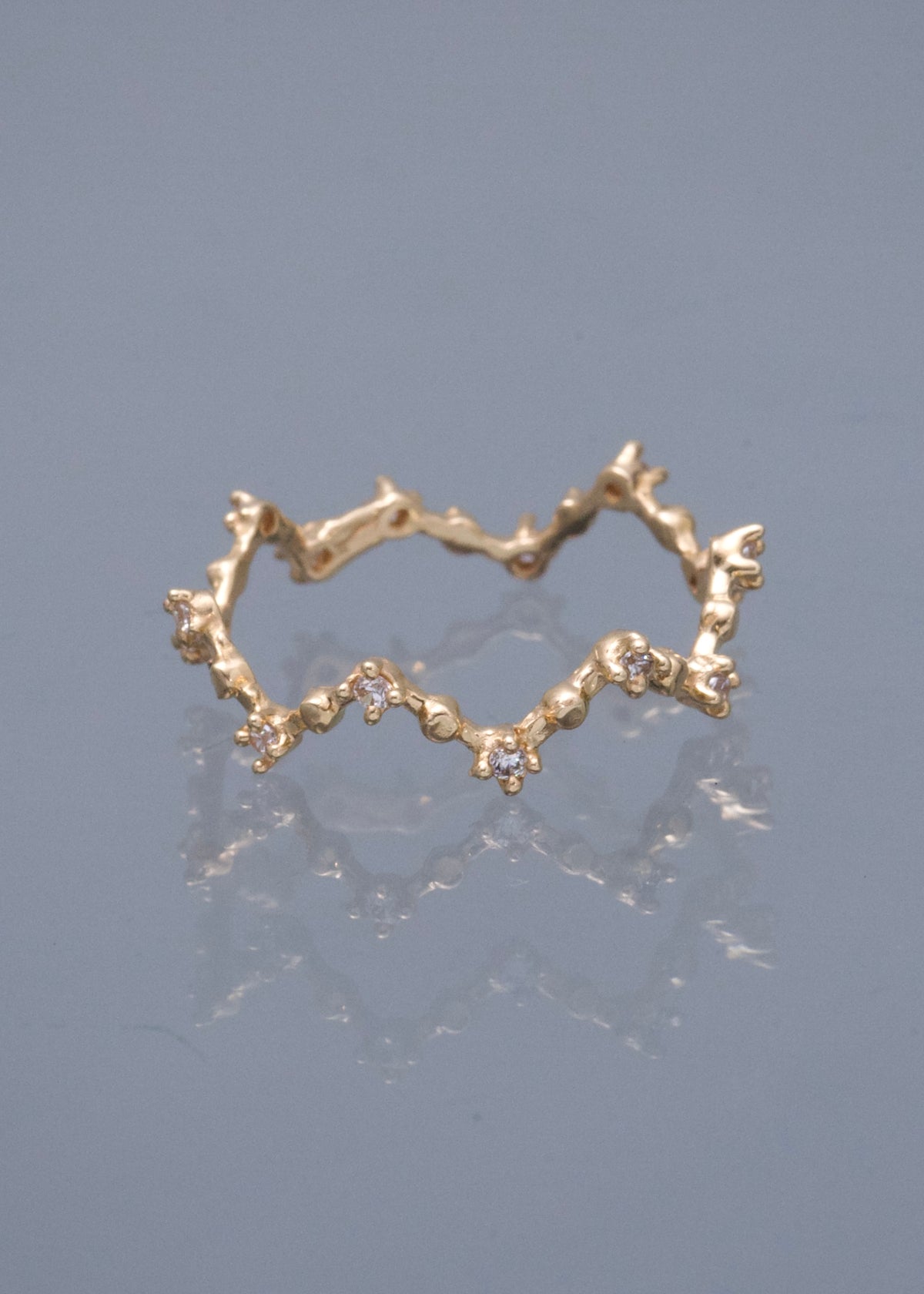 Anillo con Swarovski Blanco 1.2gr / Talla 5 3/4 — Oro Amarillo